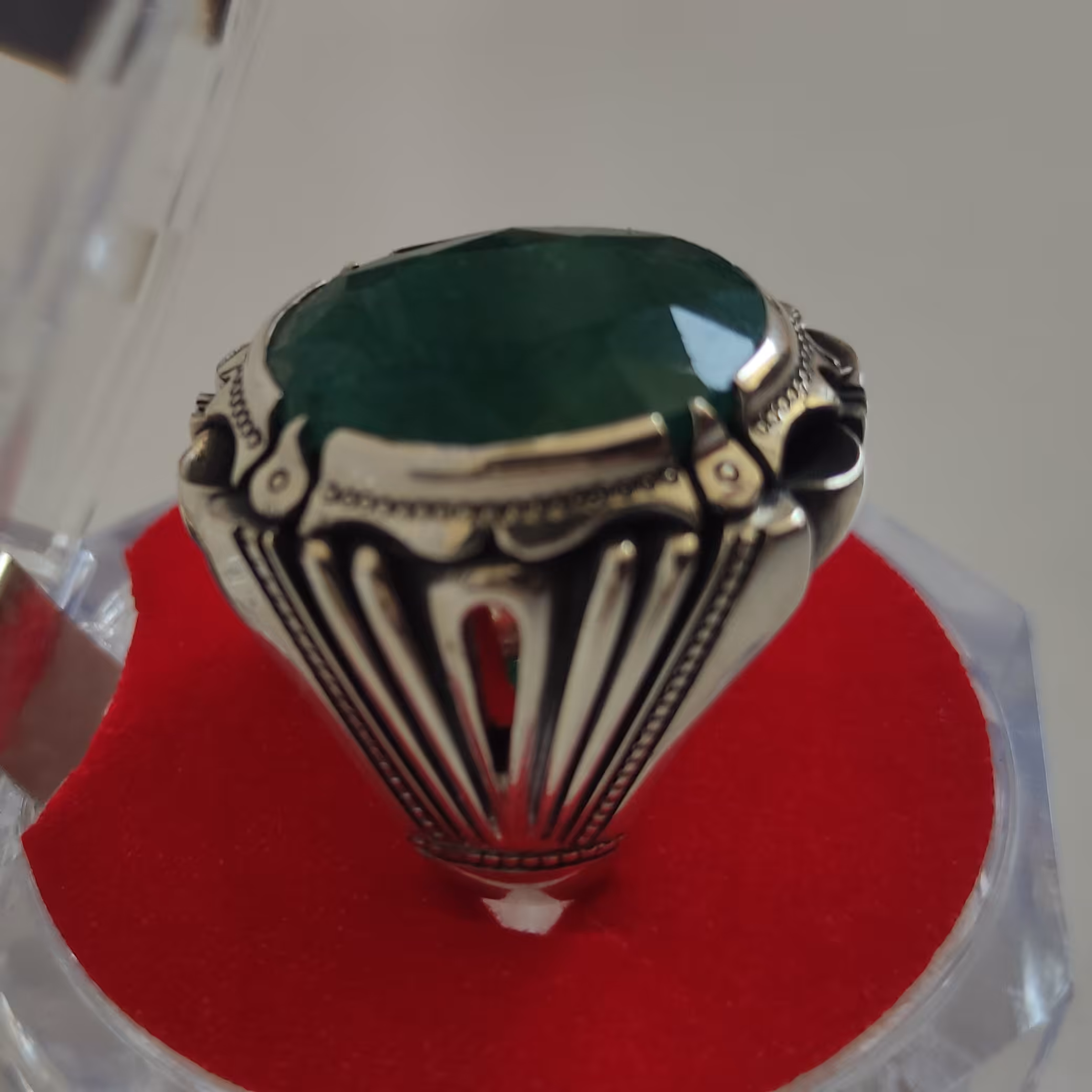 انگشتر دست ساز زمرد معدنی هندی کار استاد کاران زنجانی 