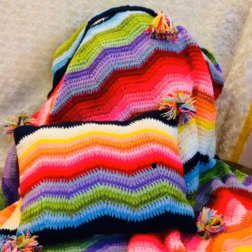 پتو بافتنی به همراه  بالشت(دست بافت) نوزادی