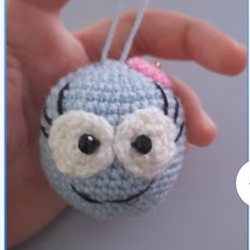 ایموجی دختر بانمک بافتنی   زیبا و کاربردی   (پس کرایه)