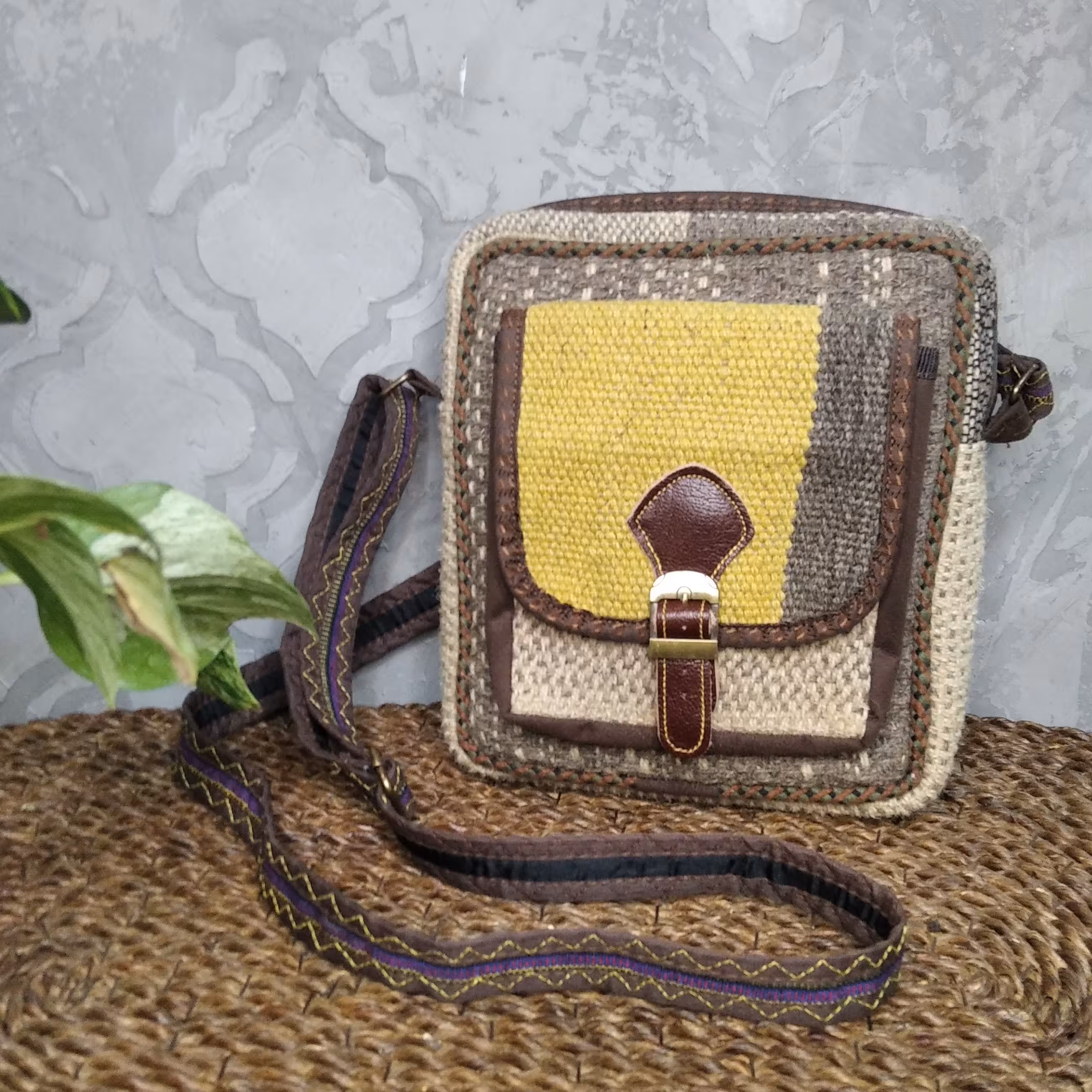 کیف تبلتی گلیمی خودرنگ 1