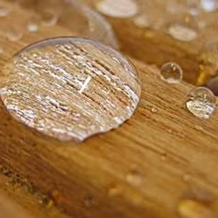 محلول بیرنگ نانو پلیمر آبگریز و غبارگریز کننده سطوح چوبی و MDF و  320 گرم