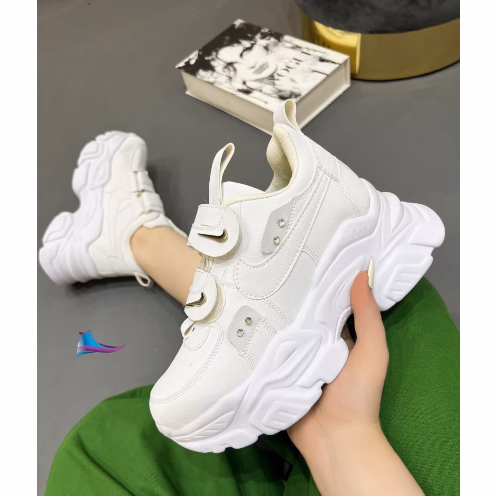 کتونی لژمخفی زنانه و دخترانه با لژ 7 سانت و ارسال رایگان 