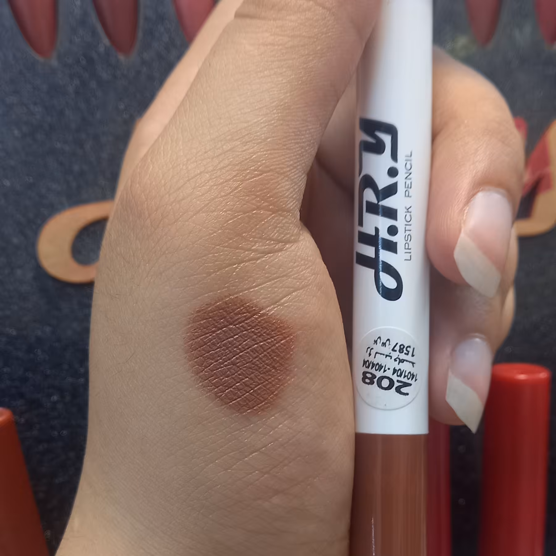 رژ لب مدادی اچ آر وای hry شماره 208کاملا گیاهی و بدون سرب