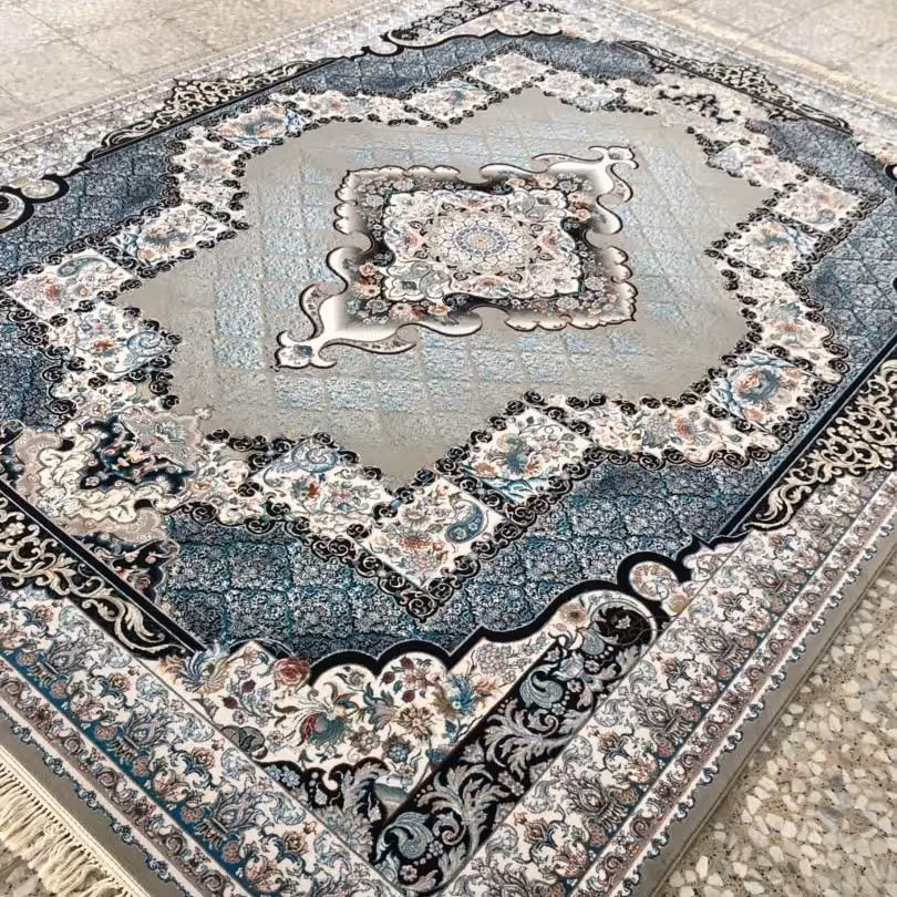 فرش 700 شانه اصلی، تراکم 2550 طرح چشمه، 12 متری، وزن 40 کیلوگرم.