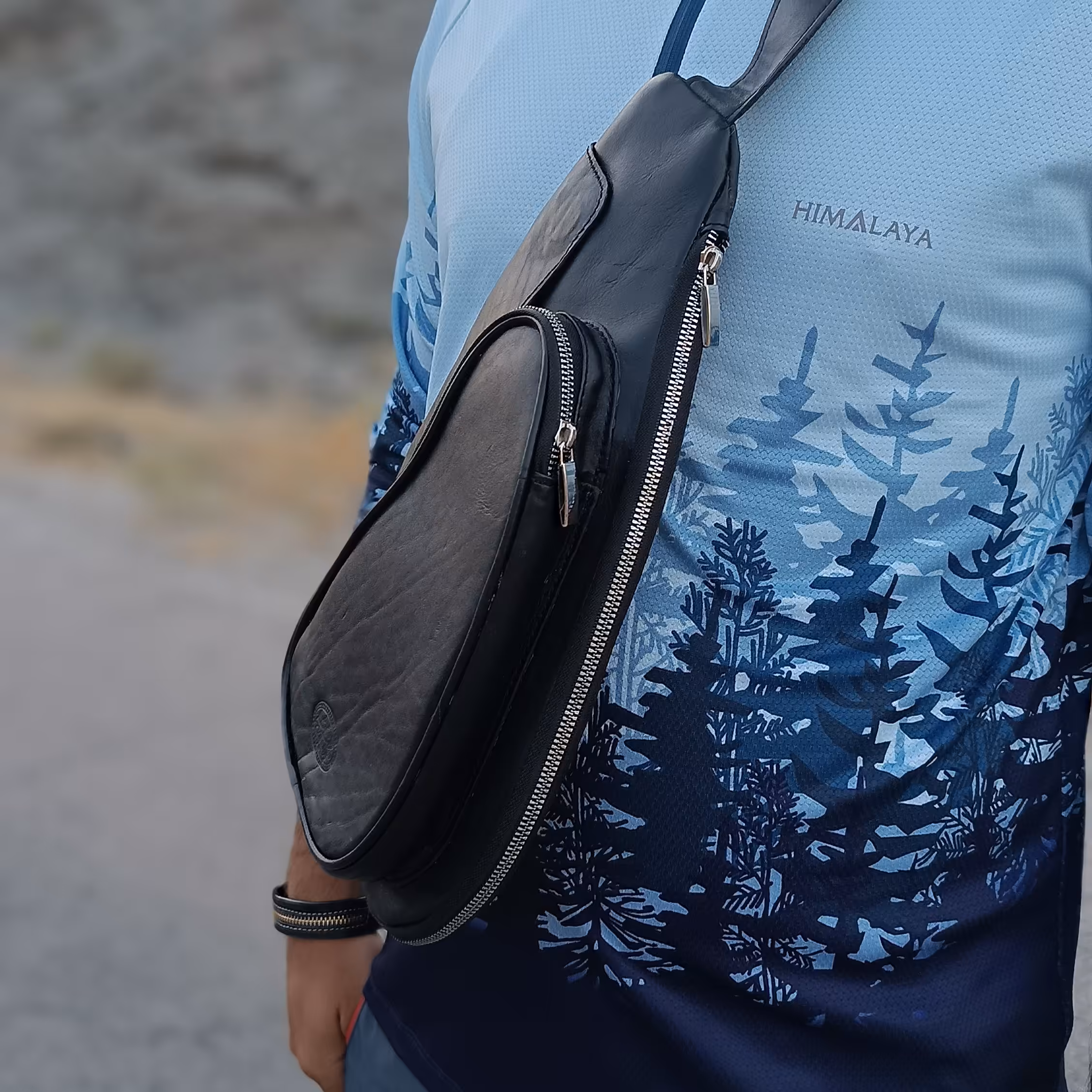 کیف دوشی ((بادی بگ)) مردانه چرم طبیعی گاوی درجه یک 