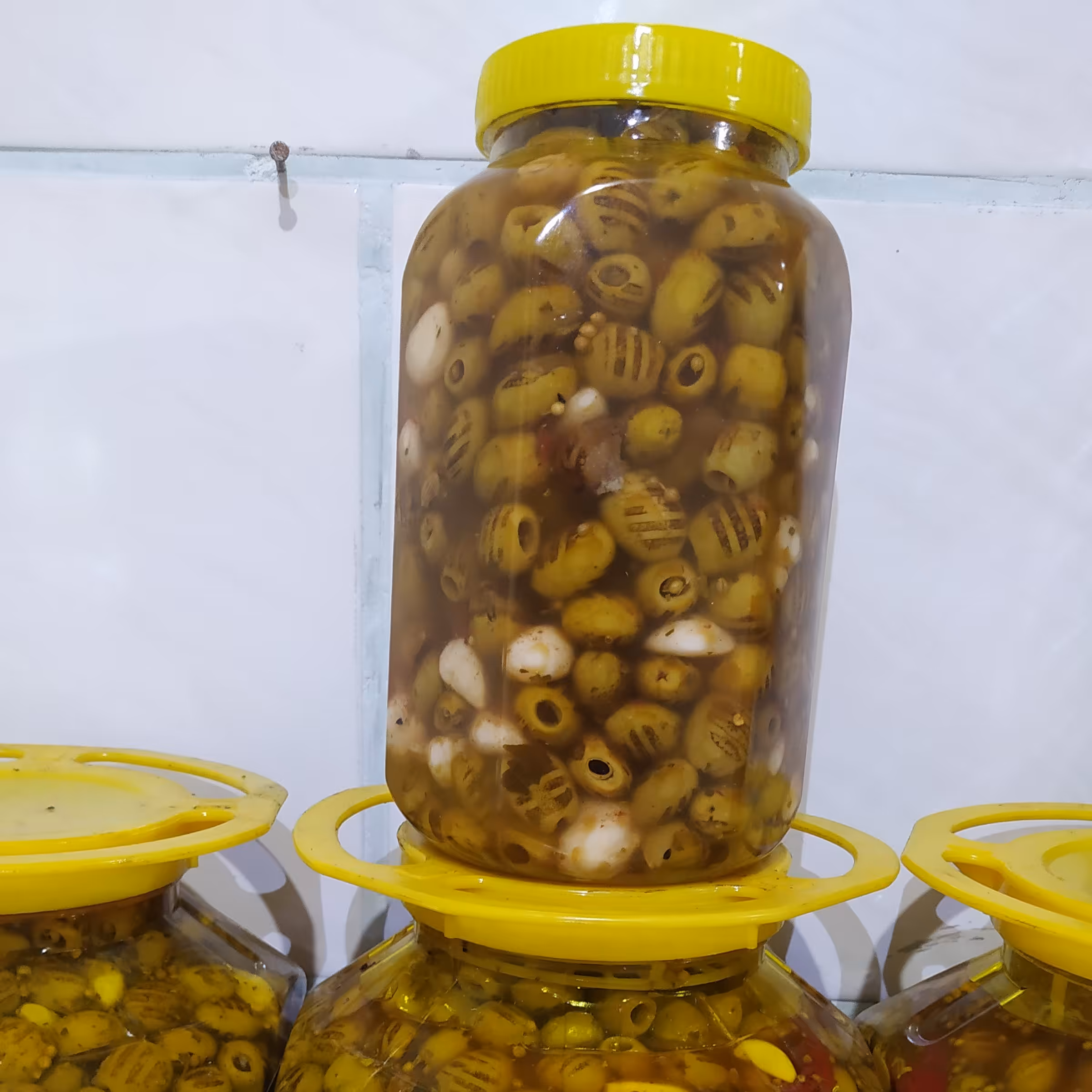 زیتون کبابی در وزن یک ونیم کیلو وشش کیلو 