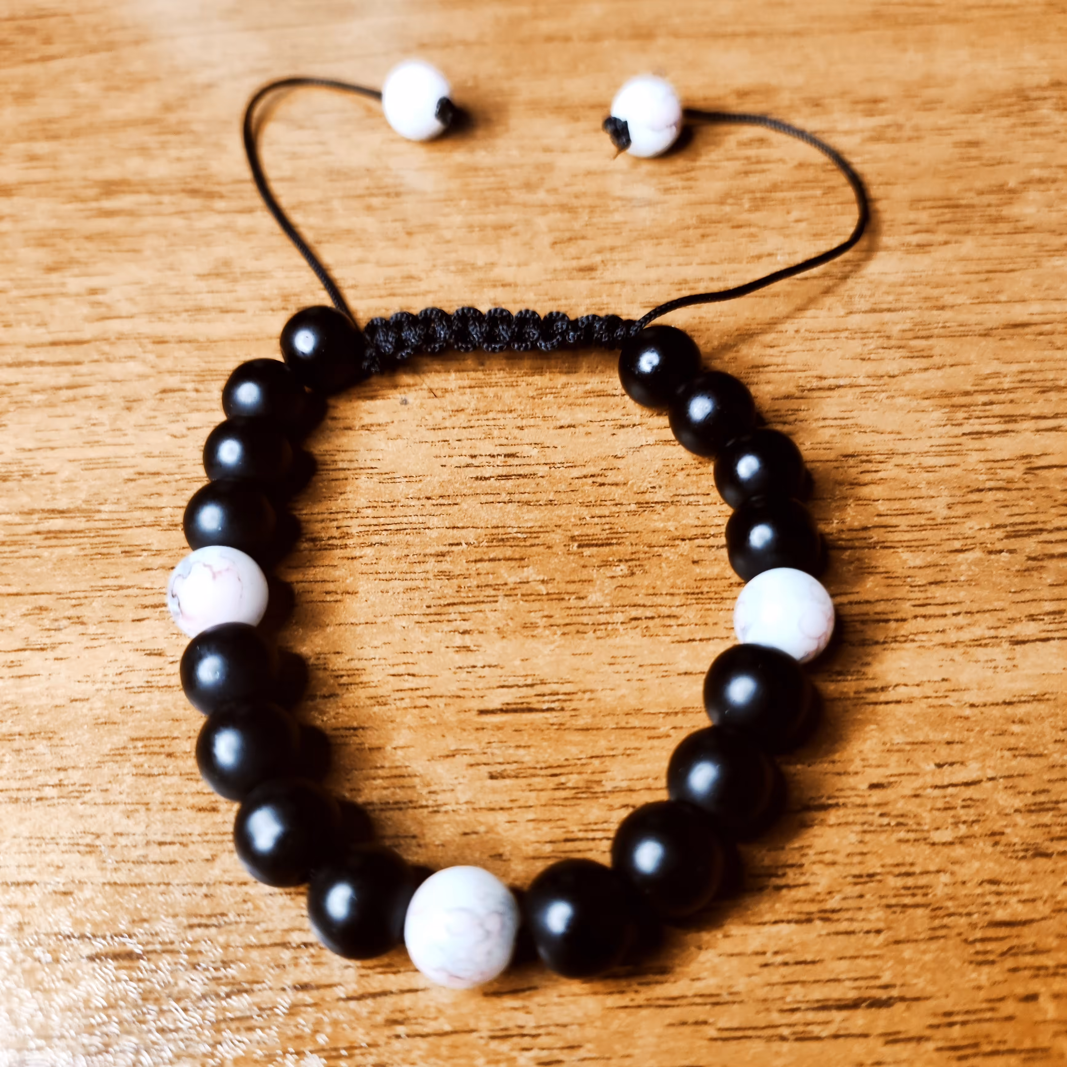 دستبند مهره دار