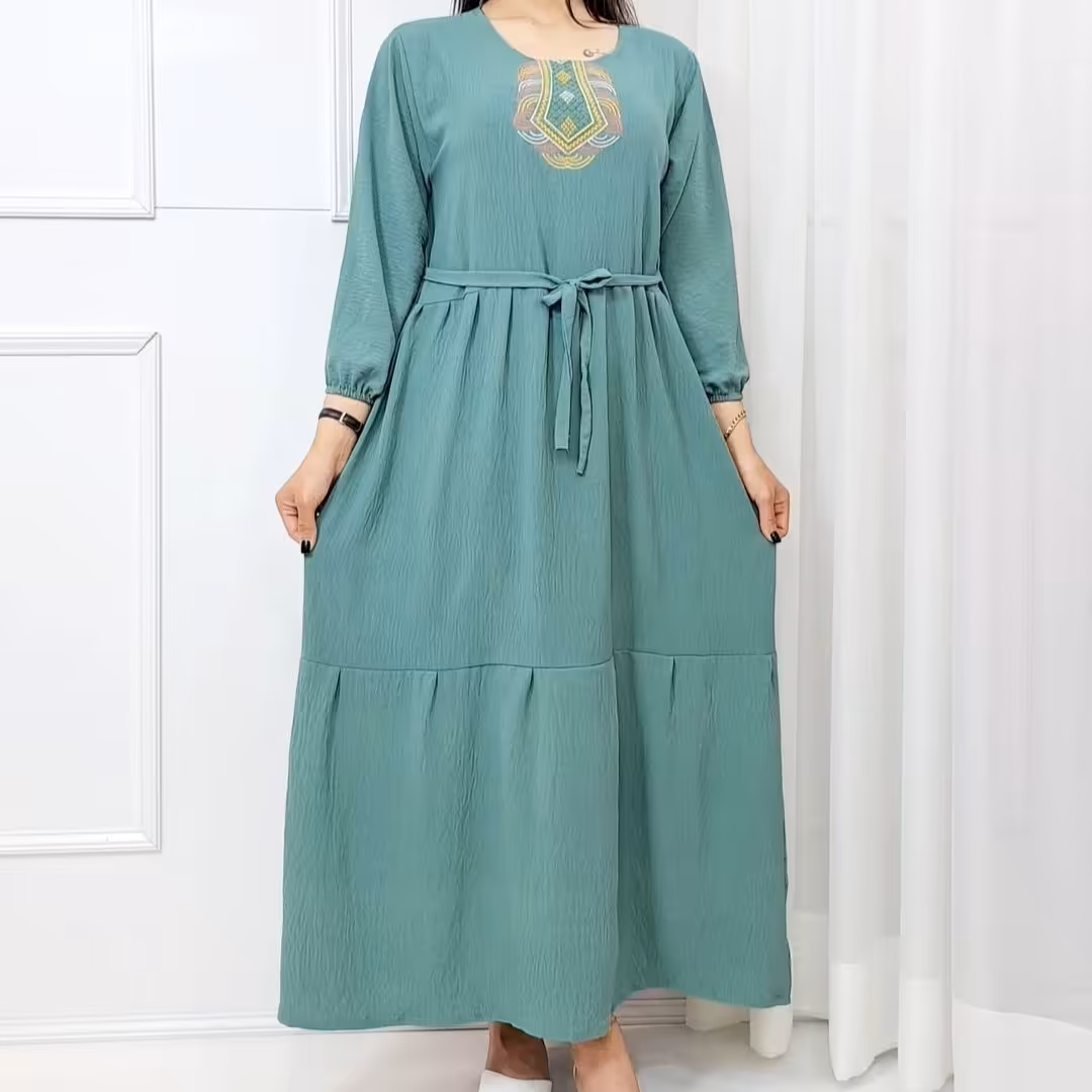 پیراهن ققنوس جنس ابروبادی با گلدوزی زیبا
طبقه ای چین سوزنی
دوطرف کمربند دارد فری سایز مناسب 38تا48