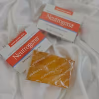 صابون ضدجوش صورت برند نوتروژنا حجم 99 گرم 