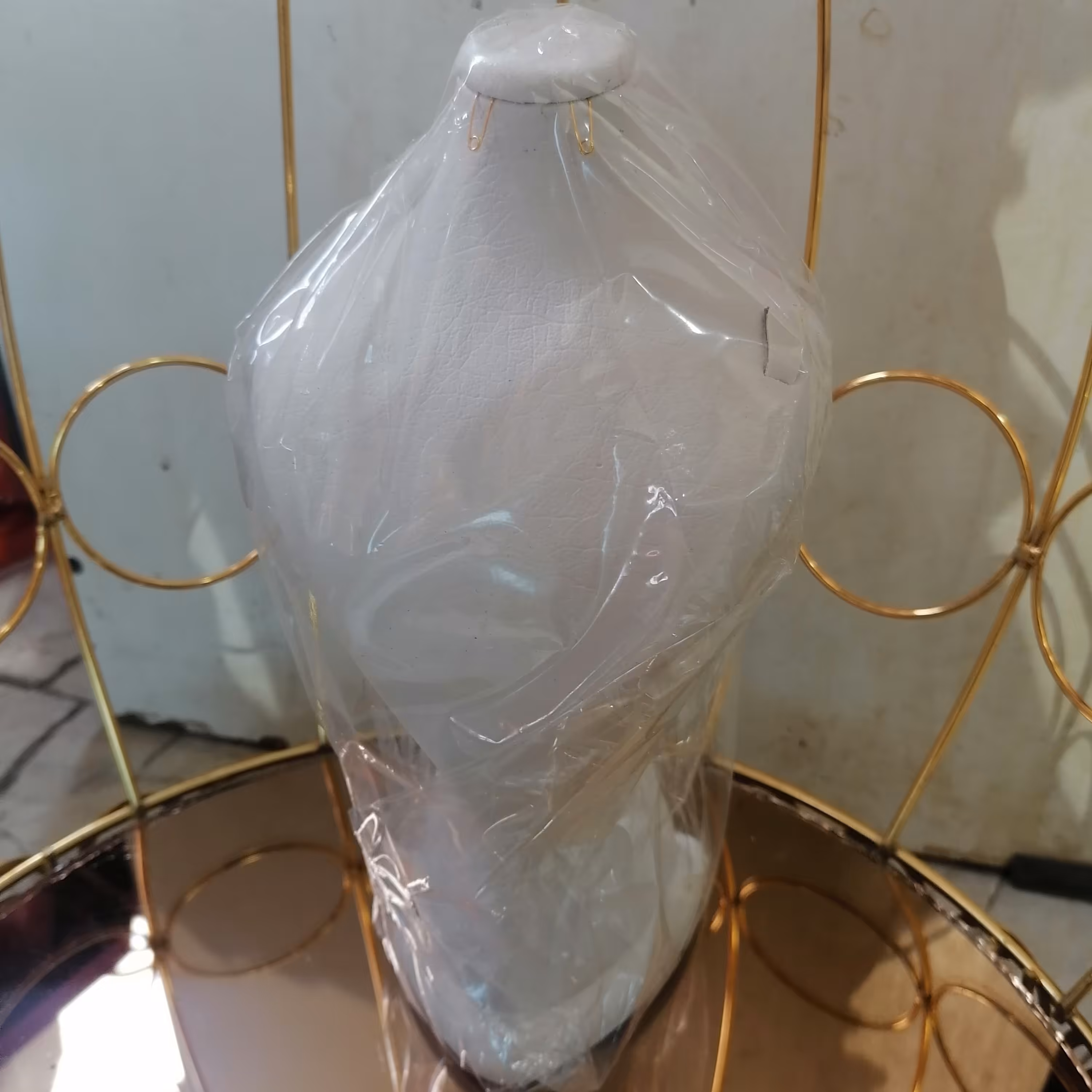 مانکن طلا سایز بزرگ (ارتفاع25سانت)سفید ومشکی