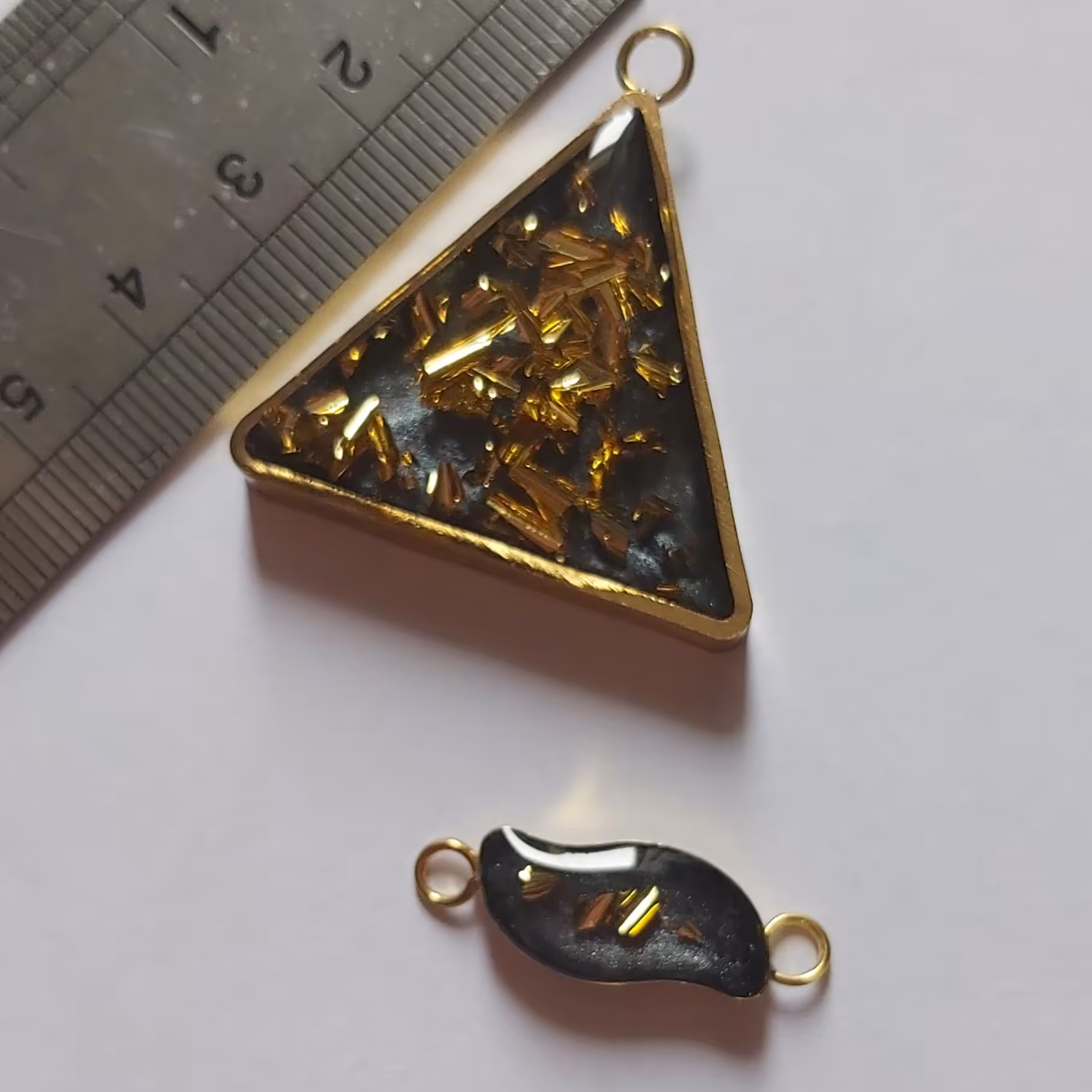 ست رزینی مثلثی باورق طلارنگ دودی