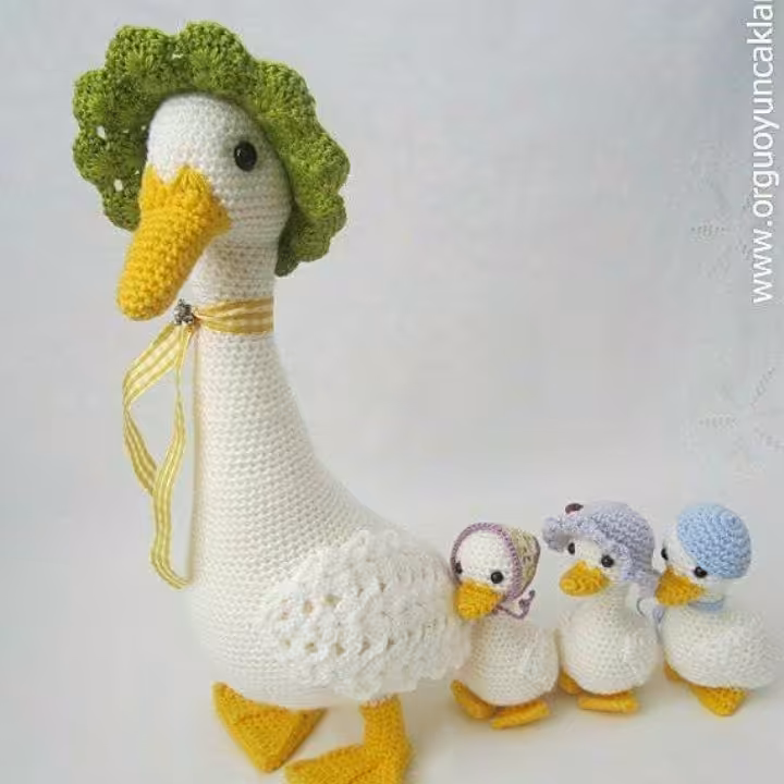 عروسک غازوبچهاش