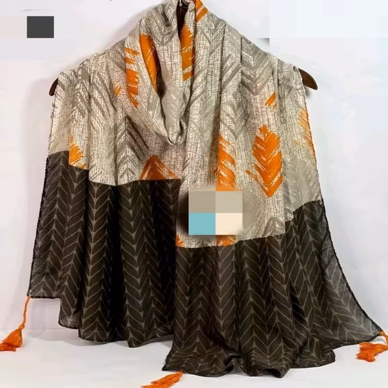 شال منگوله دار