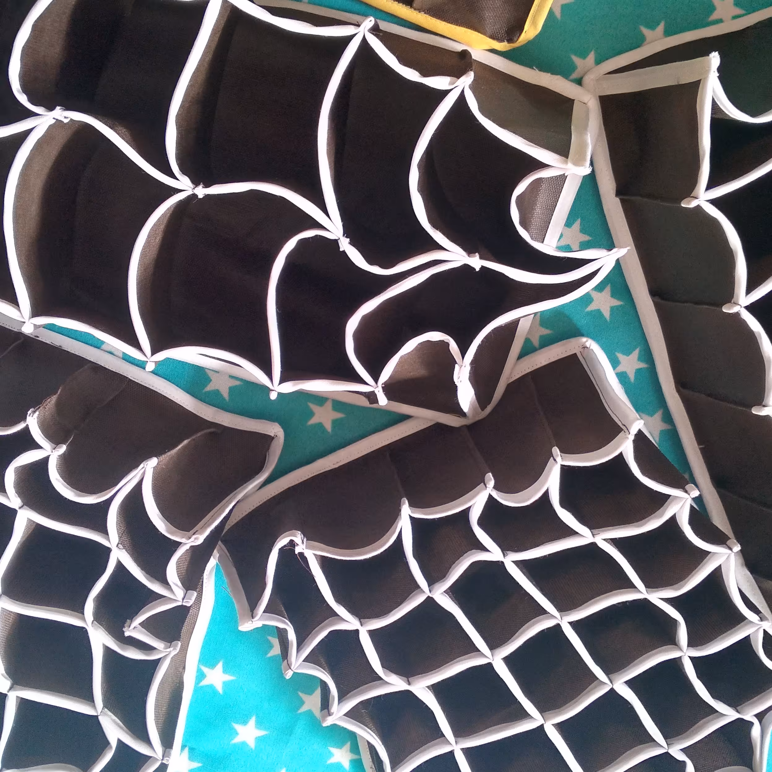 نظم دهنده ست لباس زیروشال 