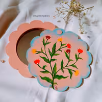 آینه جیبی نقاشی شده دالبری دردار طرح جوانه