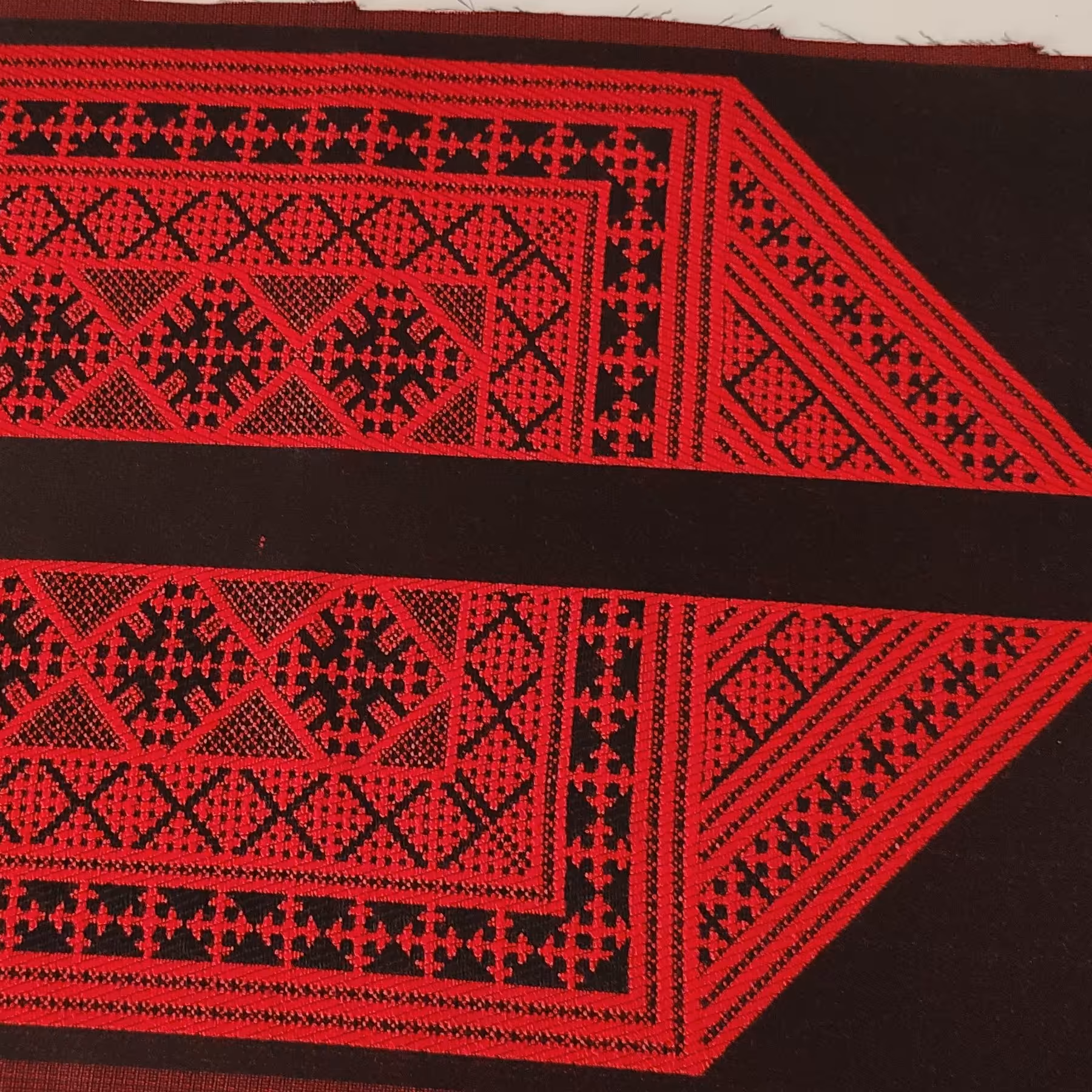 پنل سوزندوزی 