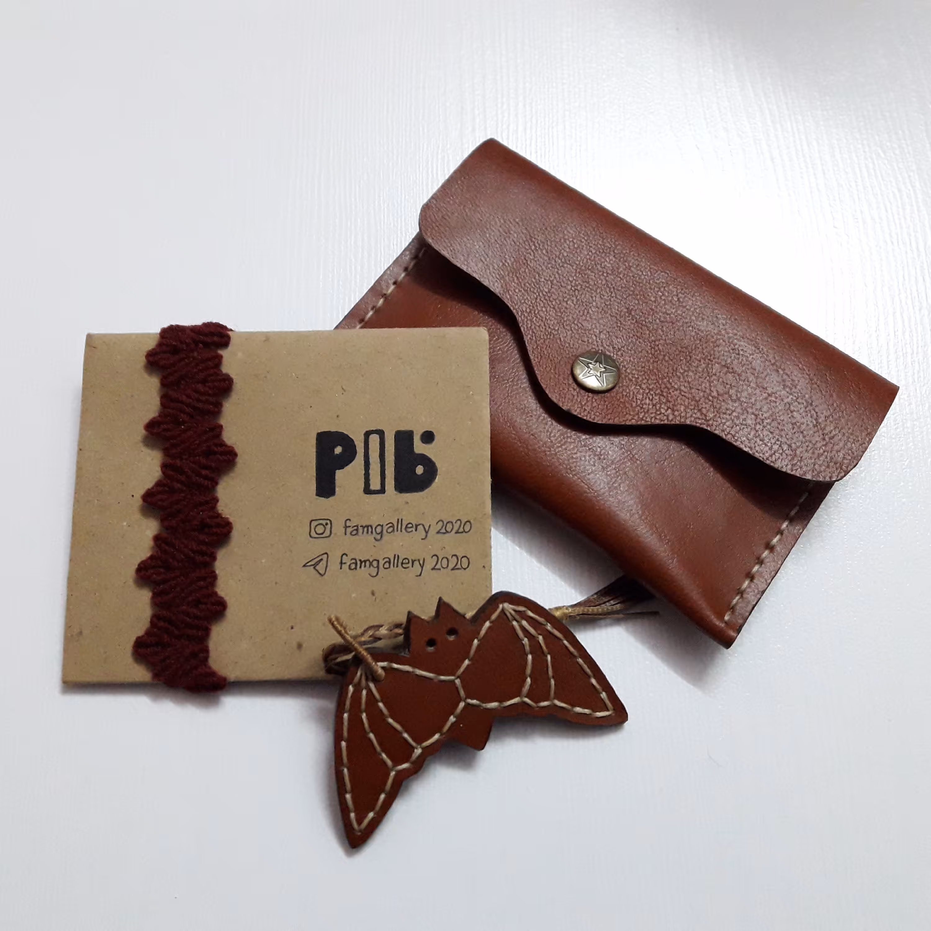 جادستمالی چرم طبیعی دست دوز