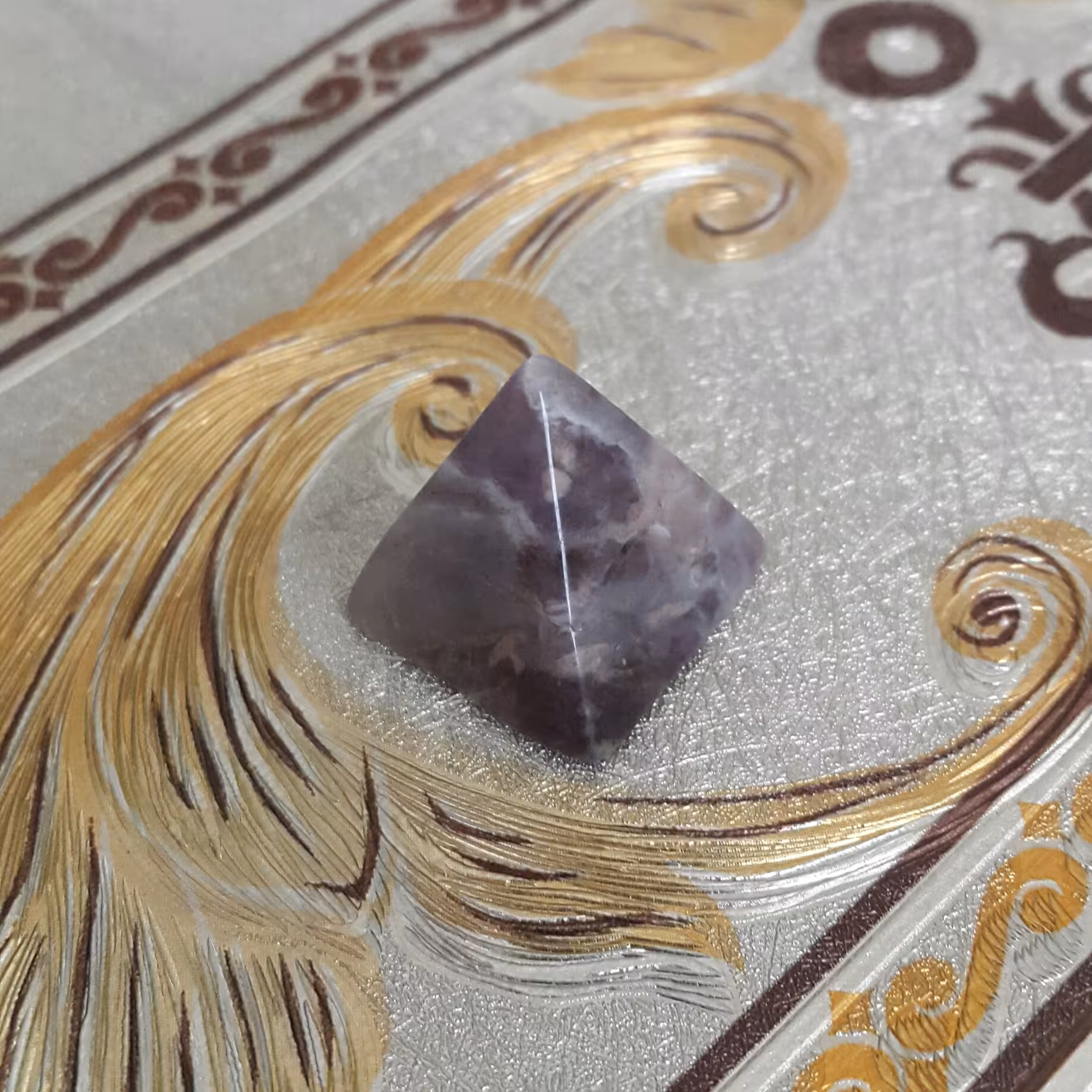 هرم سنگ آمیتیست  چهل قیراطی