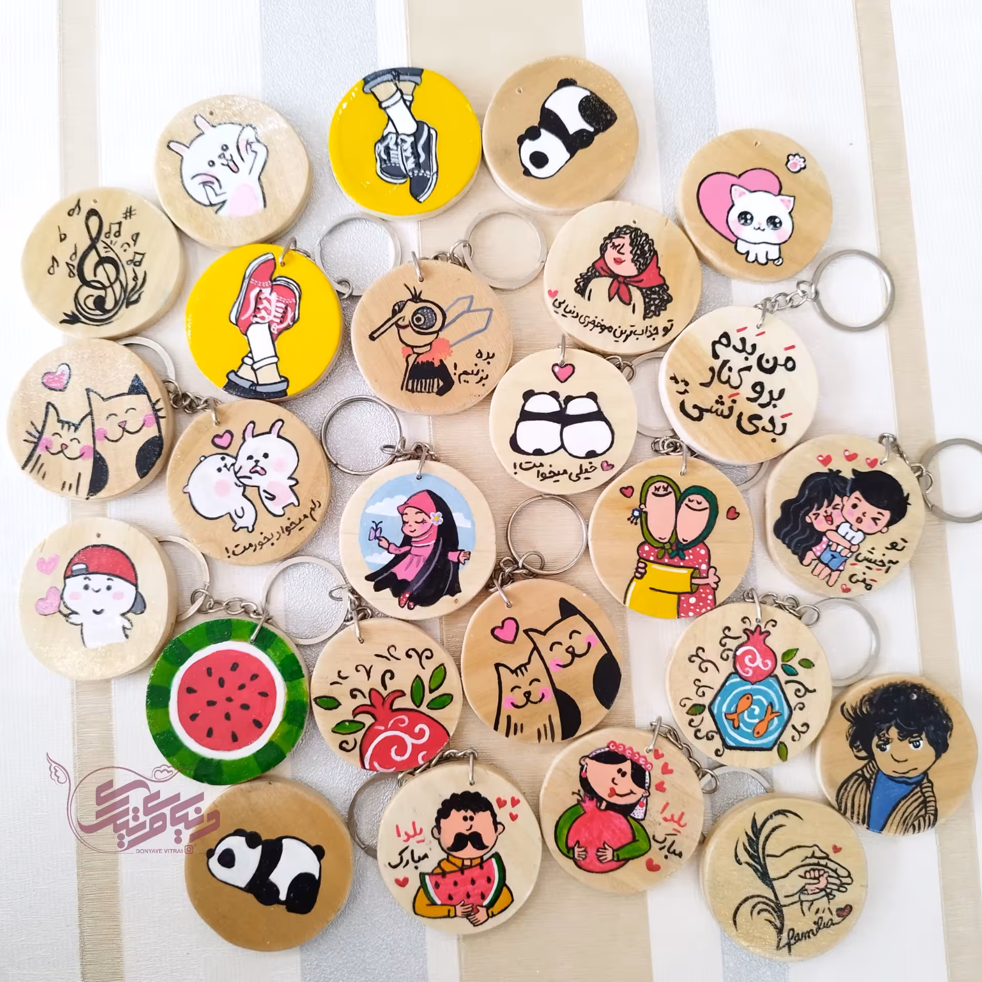 جاکلیدی و مگنت چوبی با طرح های عاشقانه و متنوع، گیفت، هدیه خاص، کادویی، سرکلیدی چوبی