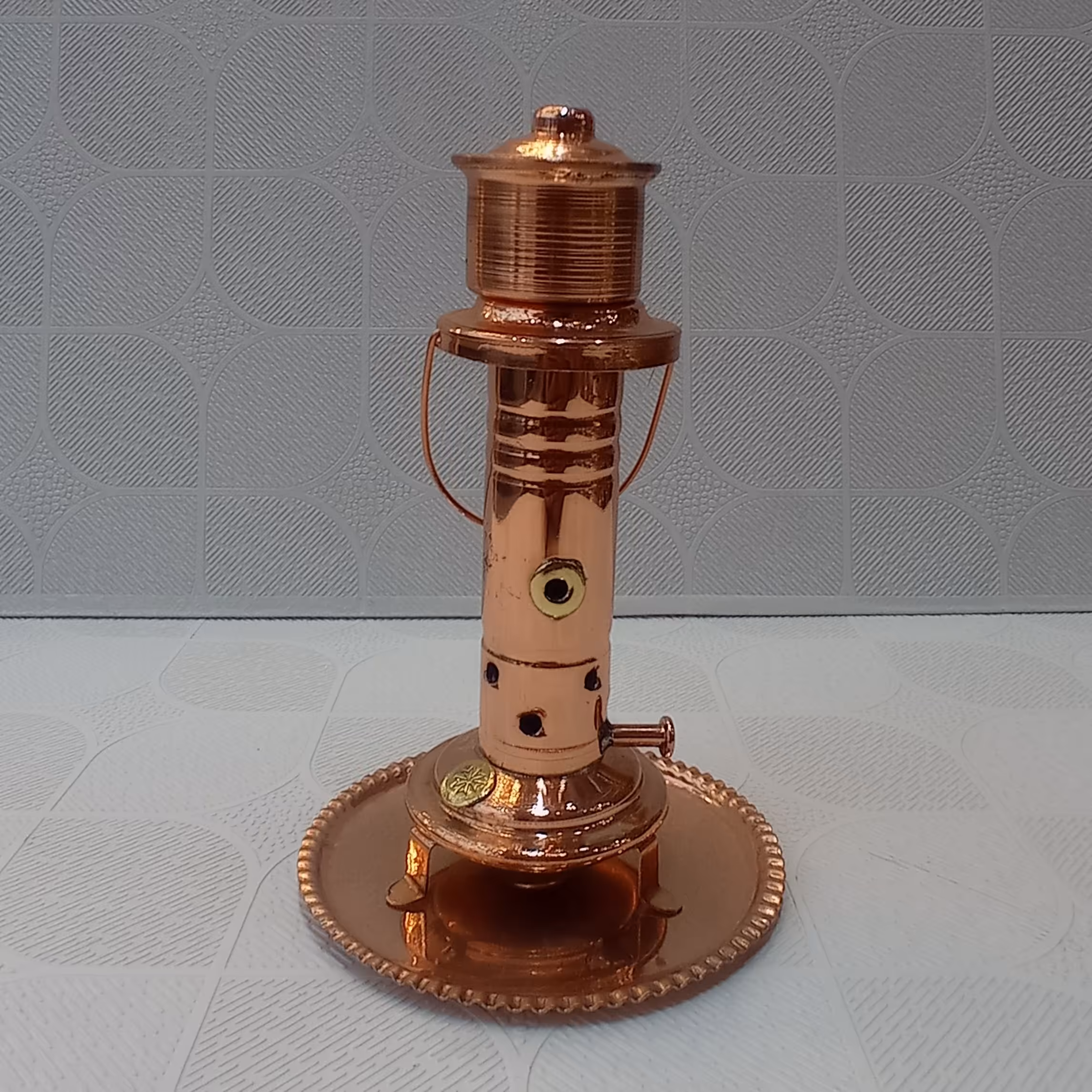 چراغ والور مسی نقلی کوچک نانو(چراغ علاالدین مسی)همراه باقابلمه و سینی