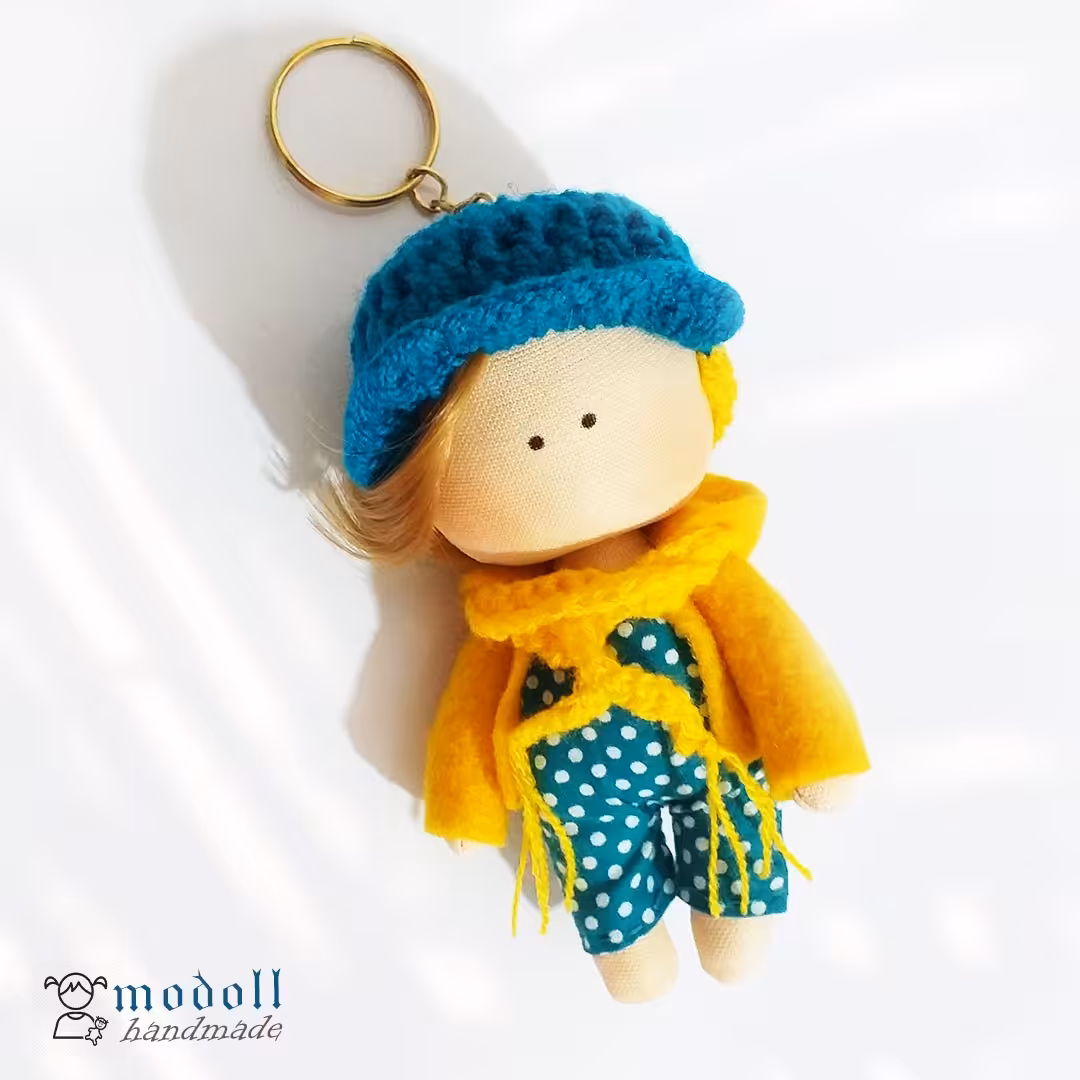 عروسک روسی 13 سانتیمتری پسر سرچرخشی دست متحرک مدل سرکلیدی کد02