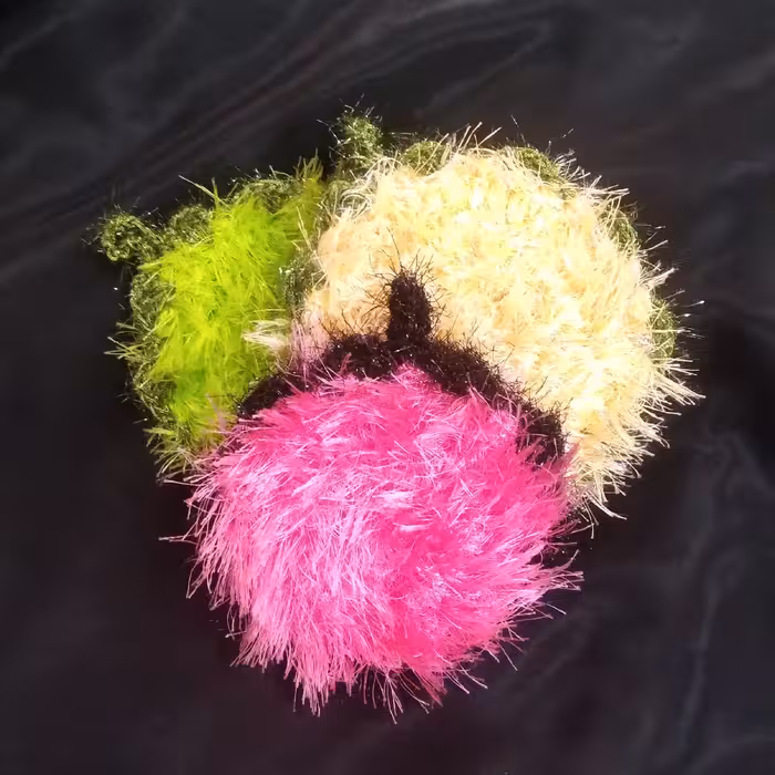 پک سه تایی اسکاچ بافتنی یوموش بسیار عالی ومقرون و بصرفه اقتصادی با کف فروان بدون زدن آسیب ب ظروف شما عزیزان