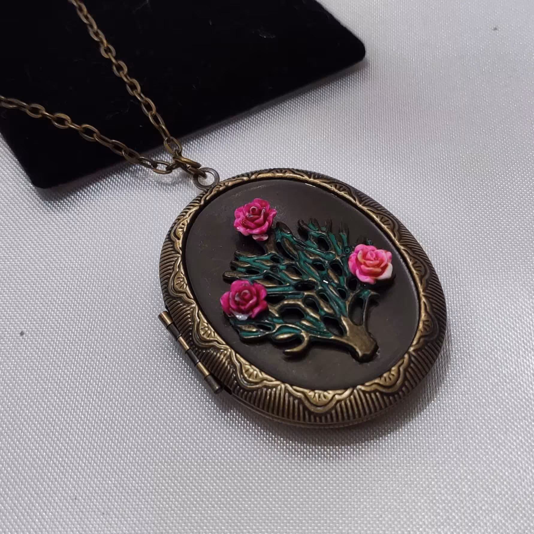 گردنبند قاب عکسی طرح درخت بهاری گد02