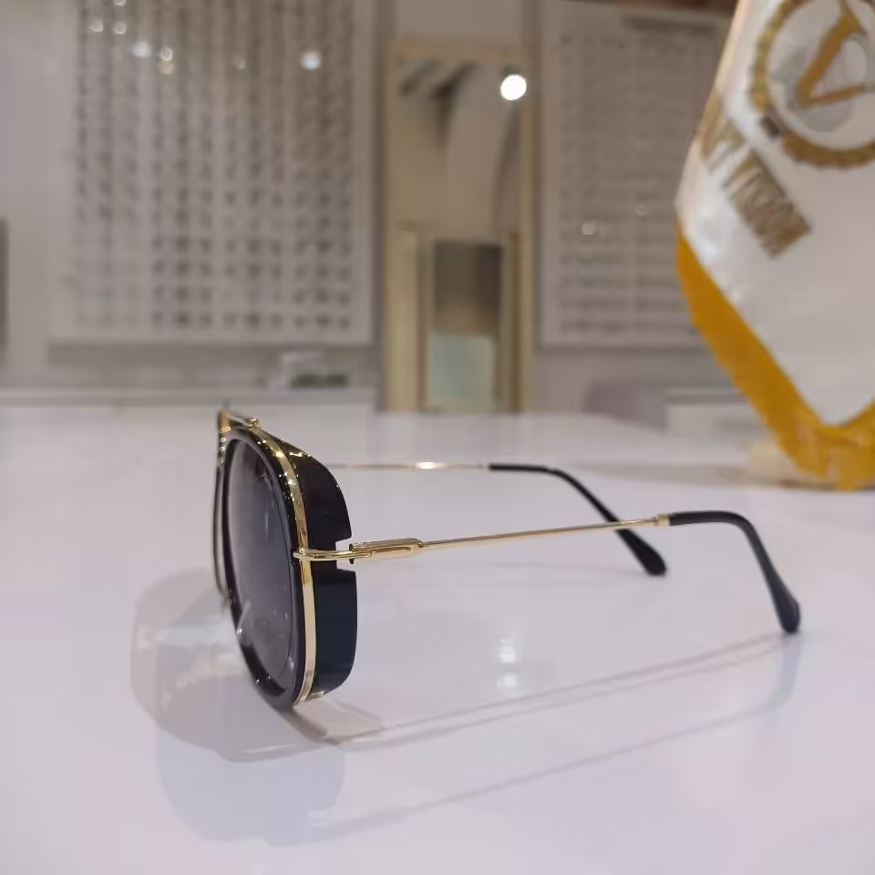 عینک افتابی فلزی اسپرت عدسی uv400.