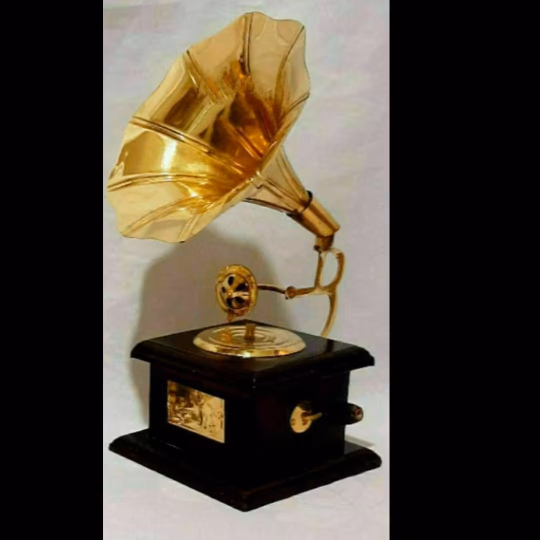 گرامافون دکوری