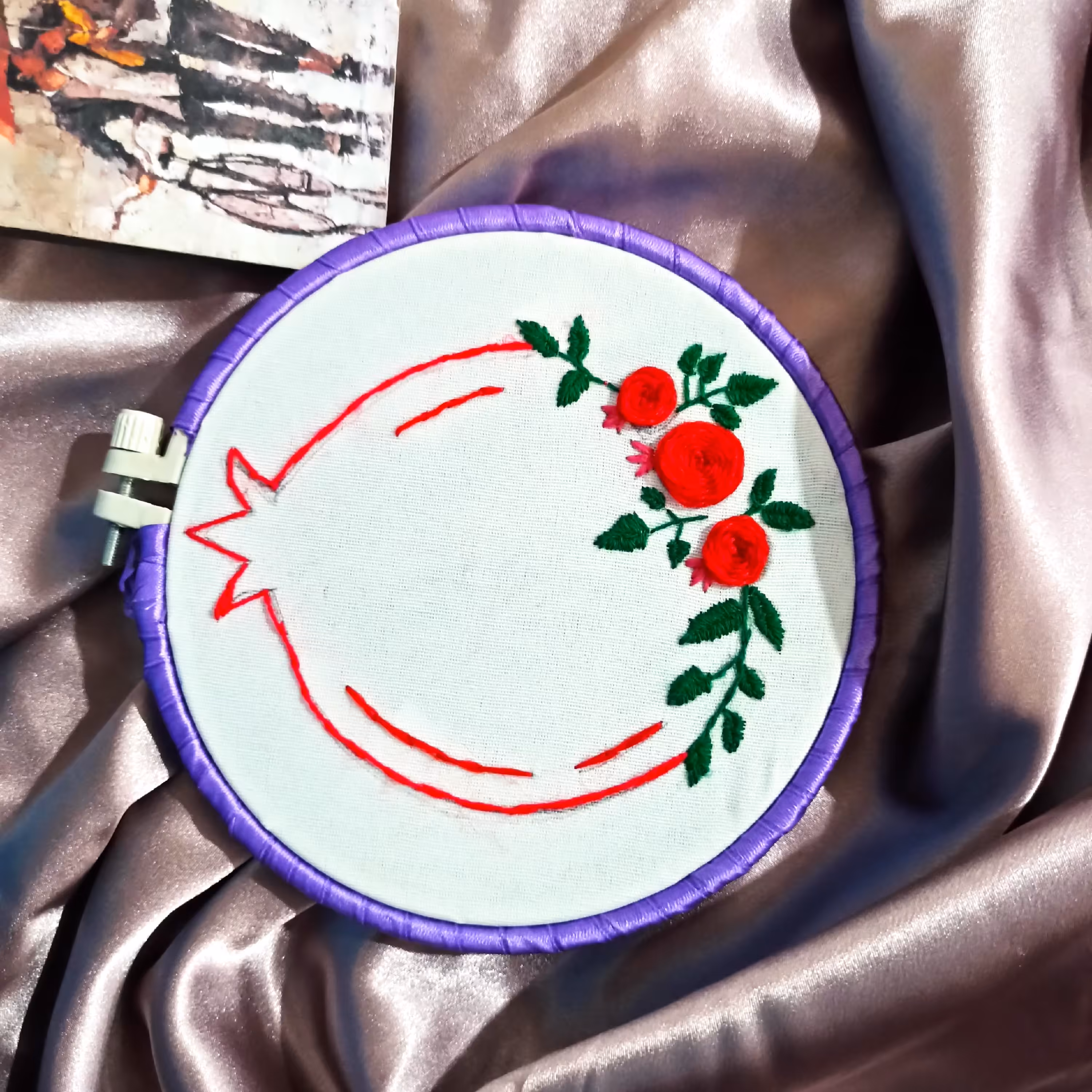 گلدوزی ، طرح انار قرمز ، کد 09 قطر  15 سانت         