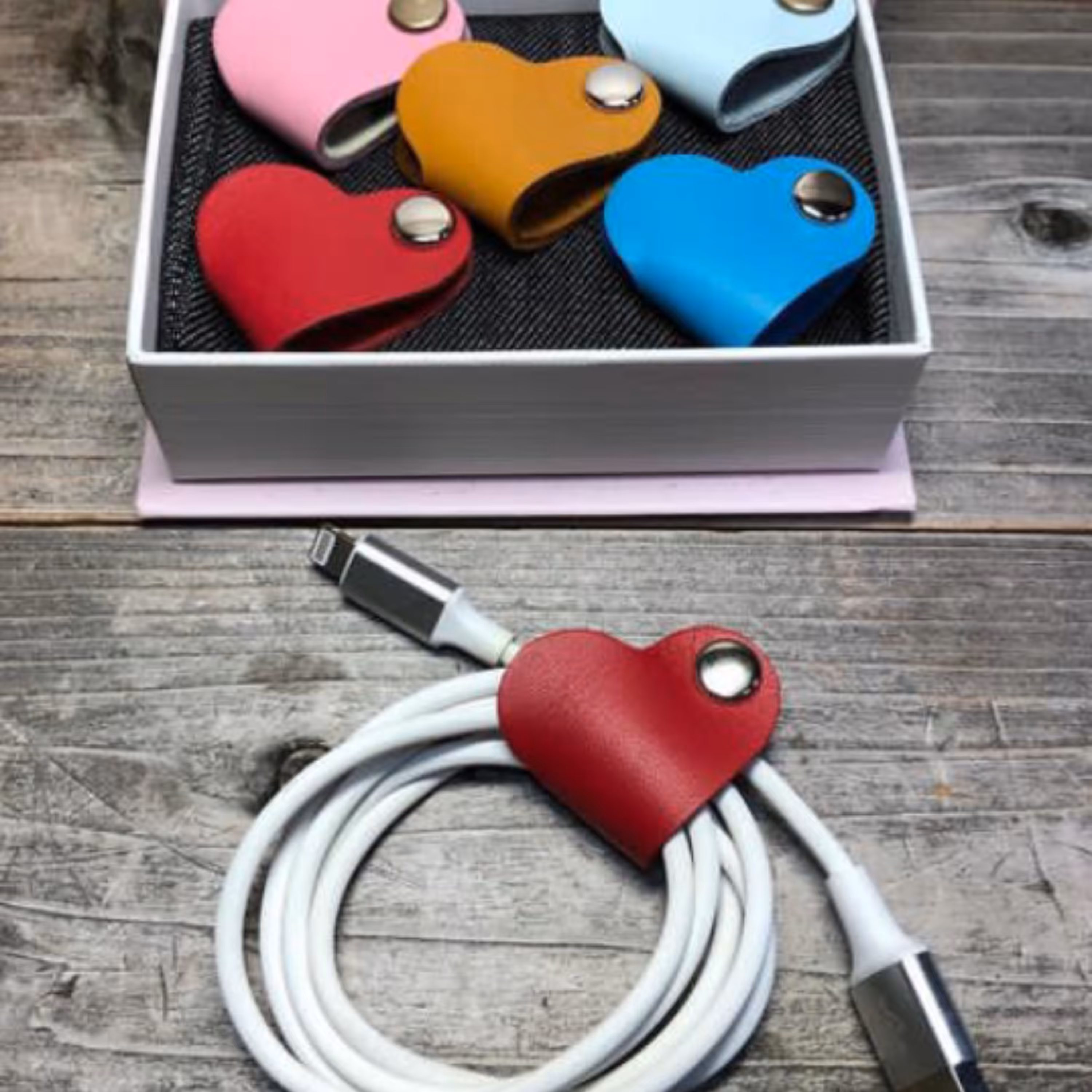 سیم جمع کن موبایل چرم اصل (تاشوچرم)