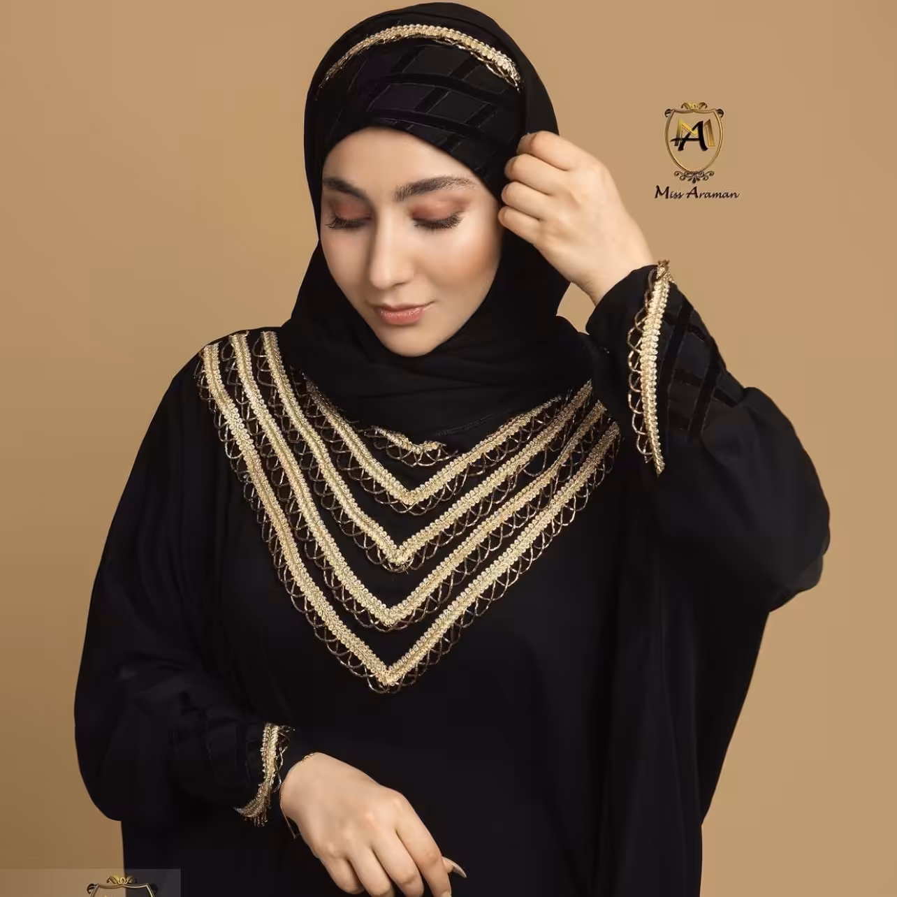 عبا  الیزه مشکی خرجکار نوار ملیله دوزی هندی و نوار های مخمل بسیار شیک و مجلسی 
