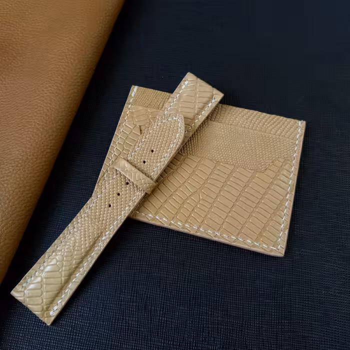 ست بند اپل واچ و کیف جاکارتی چرم طبیعی گاوی طرح لیزارد دست دوز  