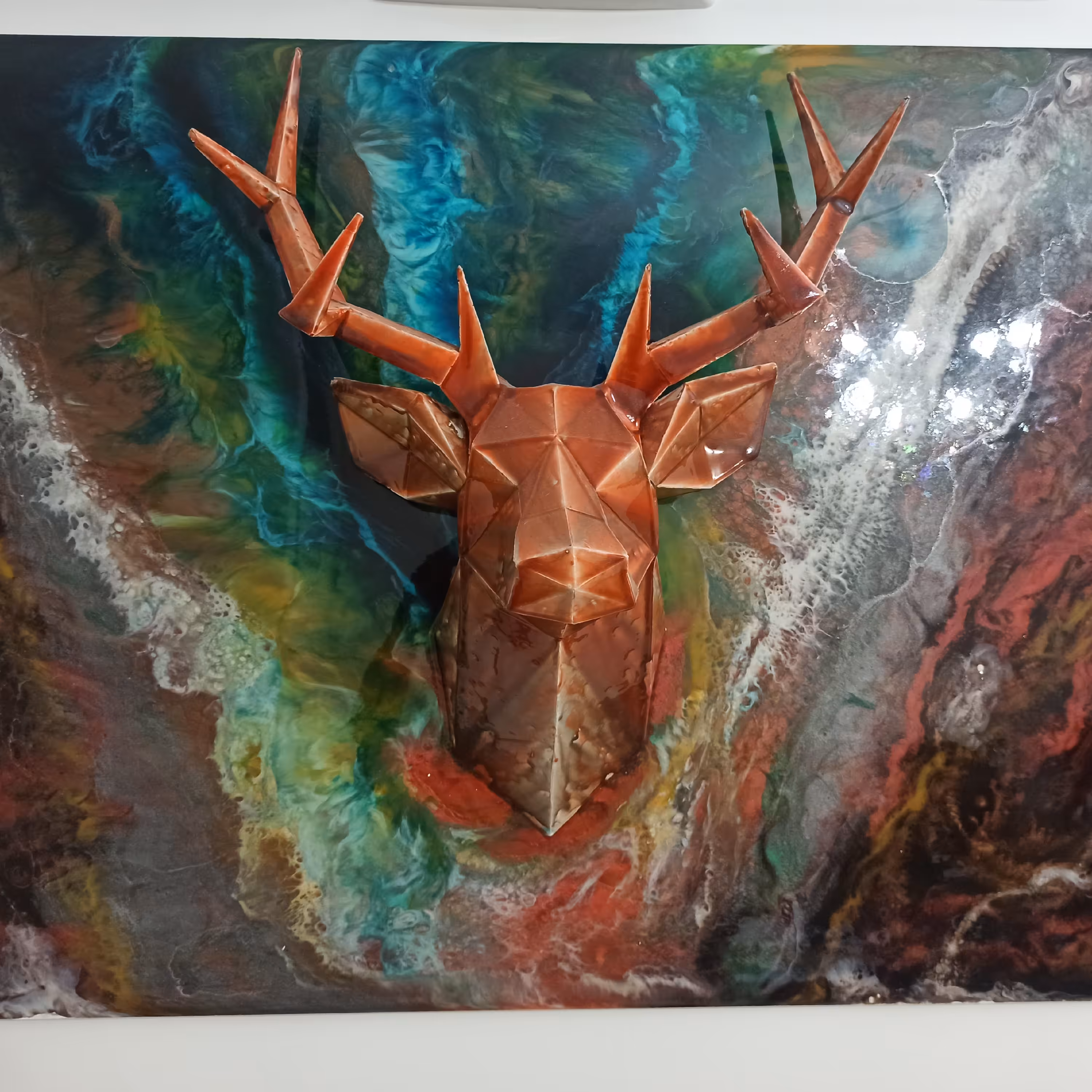 تابلو دکوراتیو رزینی با سردیس گوزن پلی استر در ابعاد 100/70