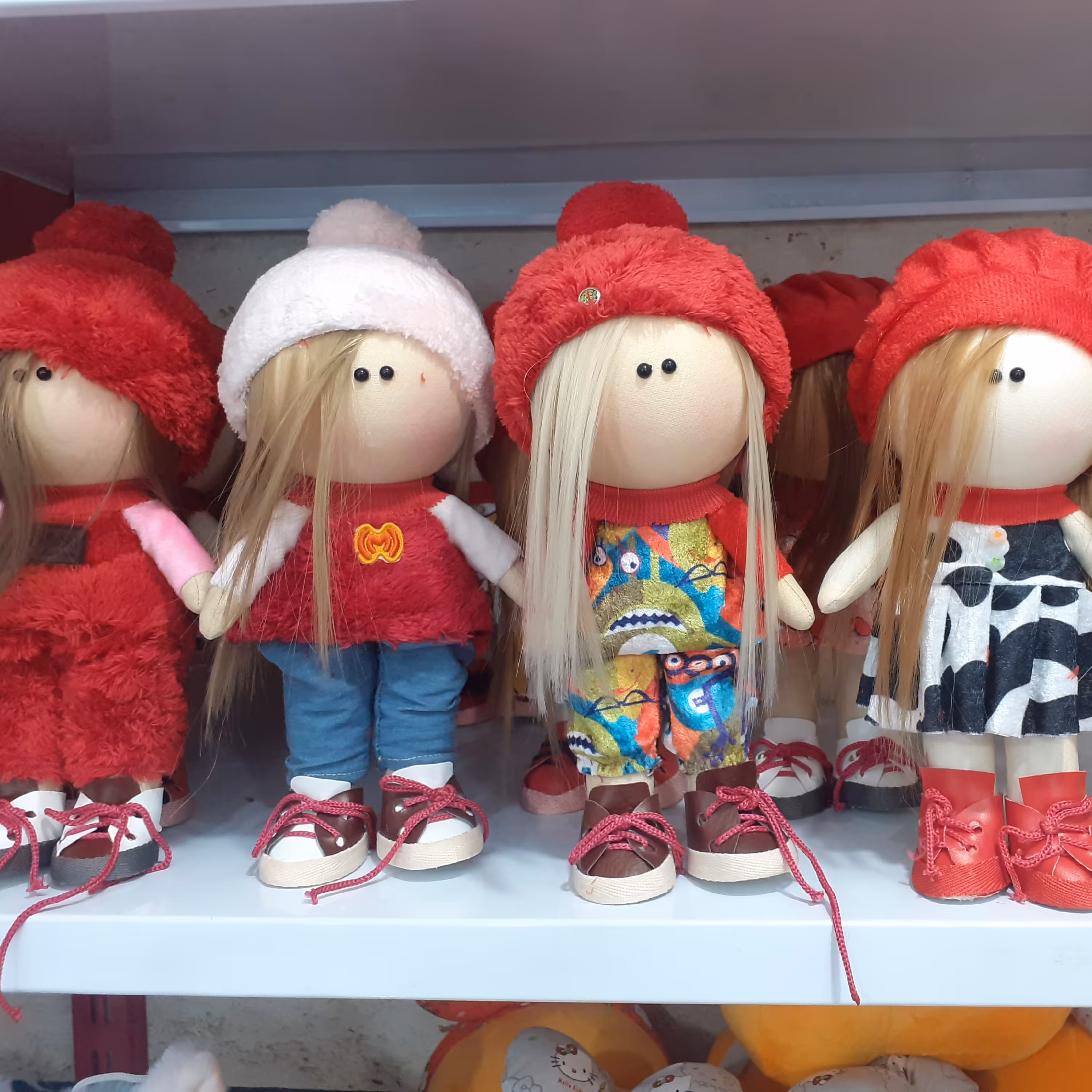 عروسک دختر روسی دررنگها وطرحهای مختلف