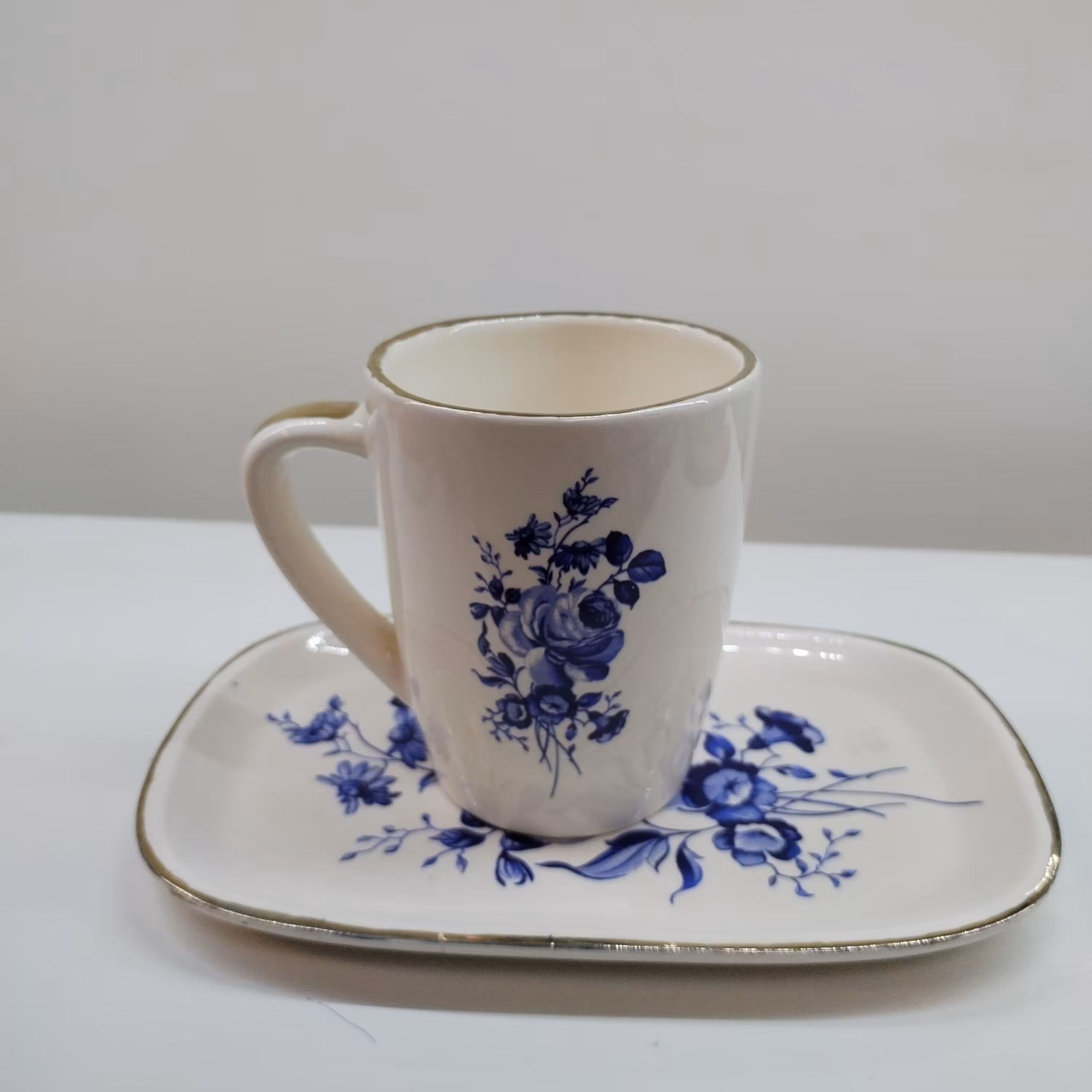 ست پذیرایی سرامیکی کلاسیک مدل شبو