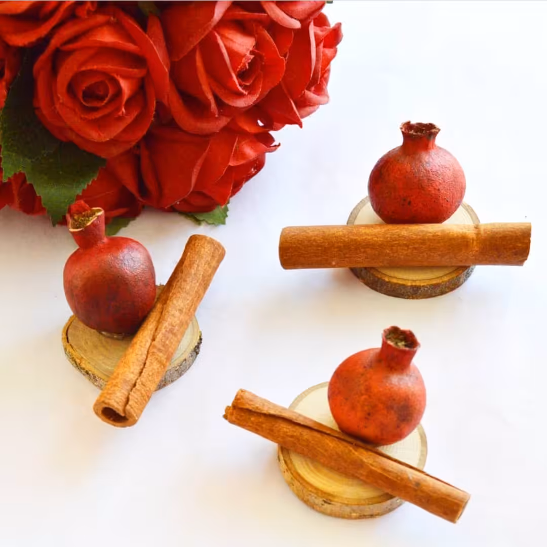 گیفت چوب و انار یلدایی