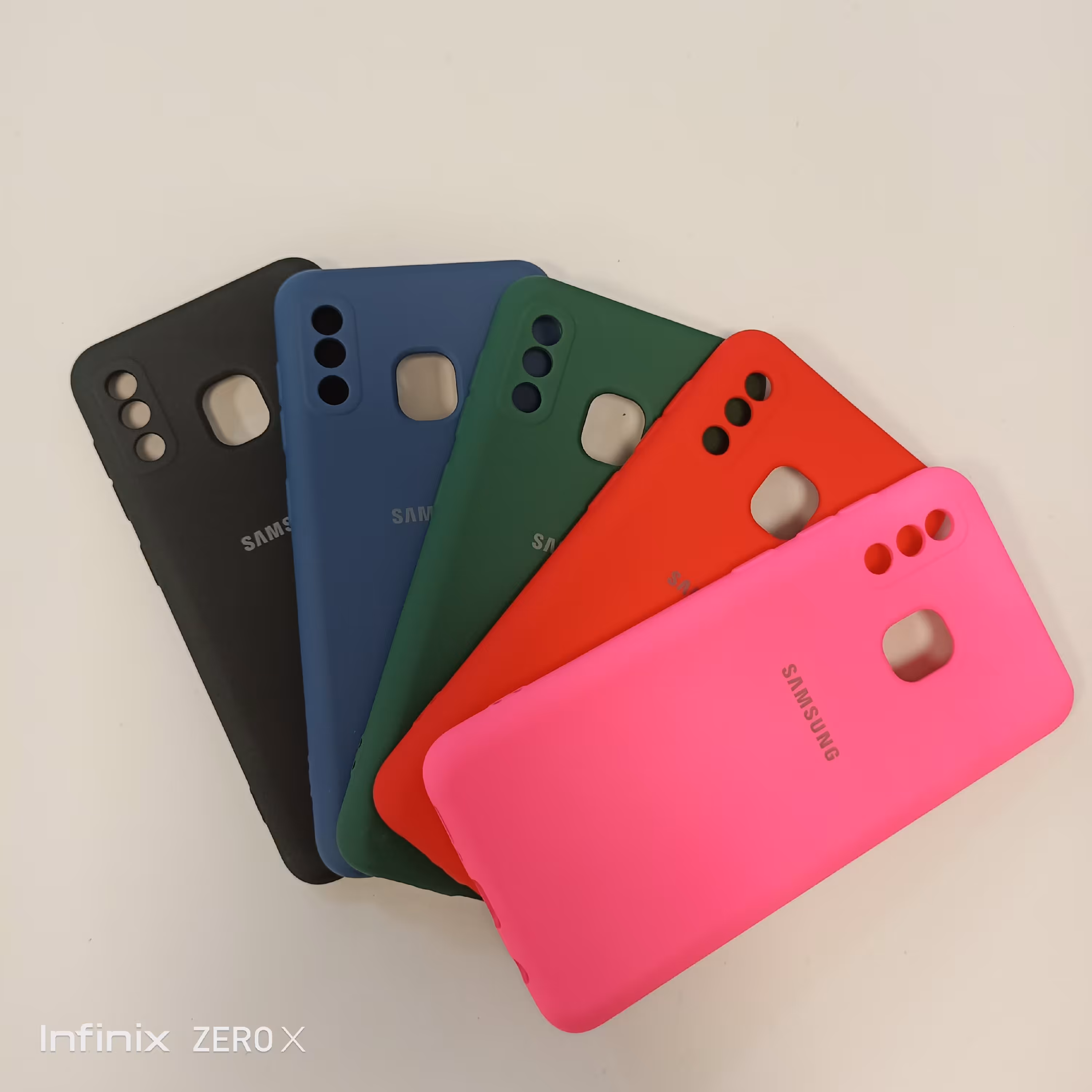 گارد سیلیکونی درجه یک مخملی مناسب سامسونگ A20    و   A30