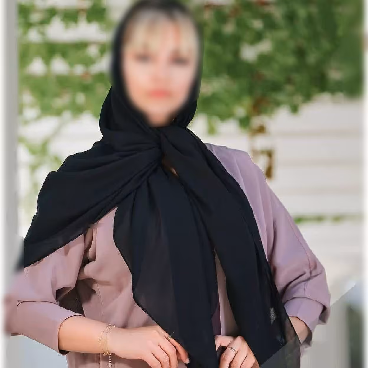 روسری حریر ژرژت  مشکی قواره بزرگ دوردست دوز
