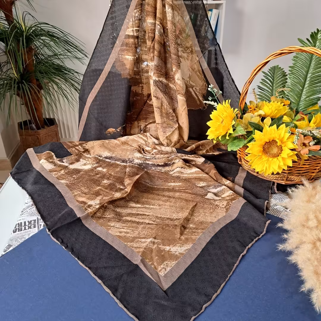 روسری زنانه نخ گارزا مشکی کرم 5 قواره 132 