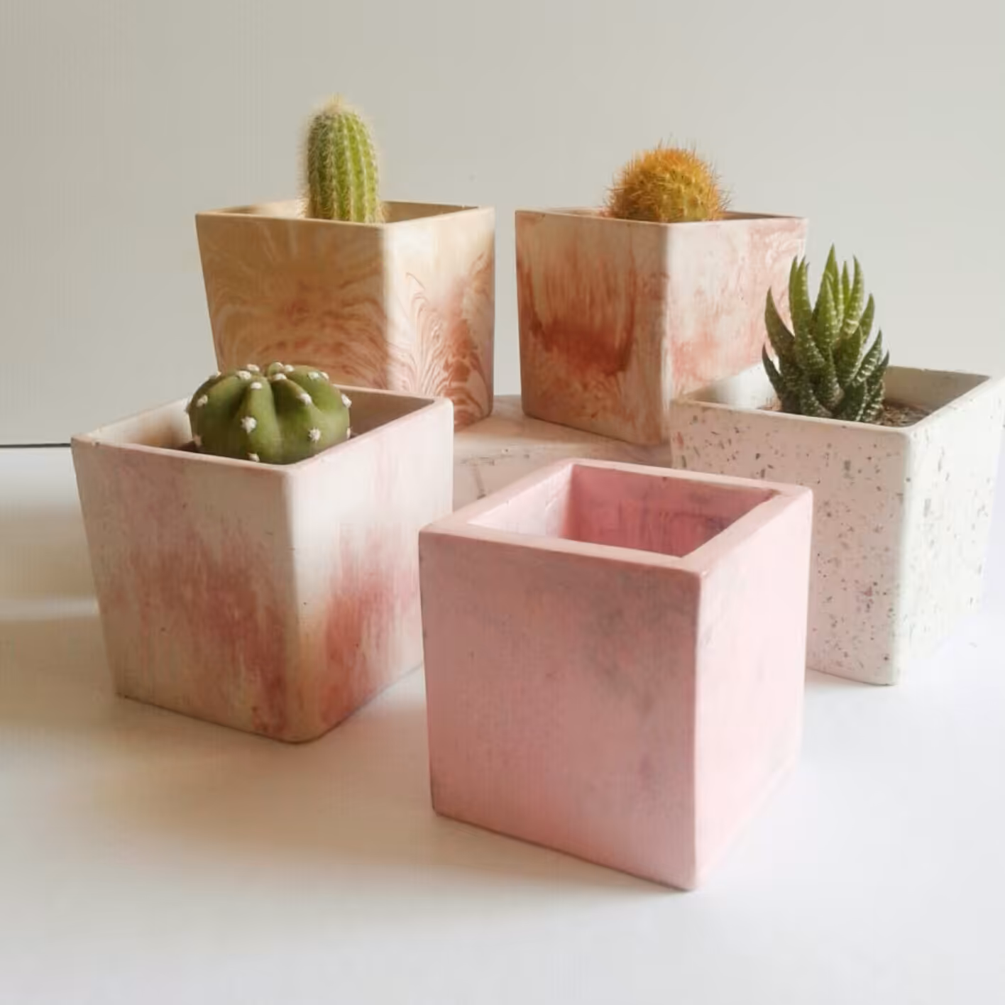 گلدان ( جامدادی، جا قاشقی و.. .)