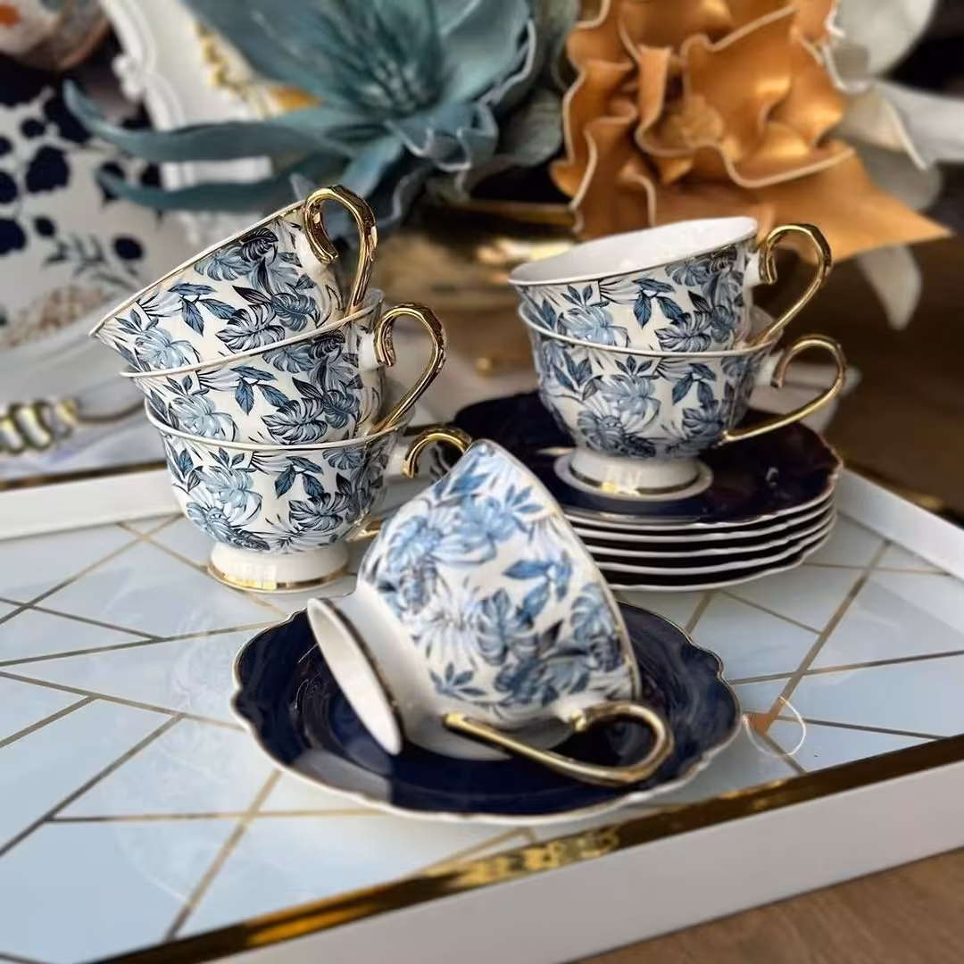 چایخوری
برندترکیه 
در 5 طرح مختلف 
جنس چینی بن چاینا  آبکاری طلا
رنگ ثابت هزینه ارسال به عهده مشتری  