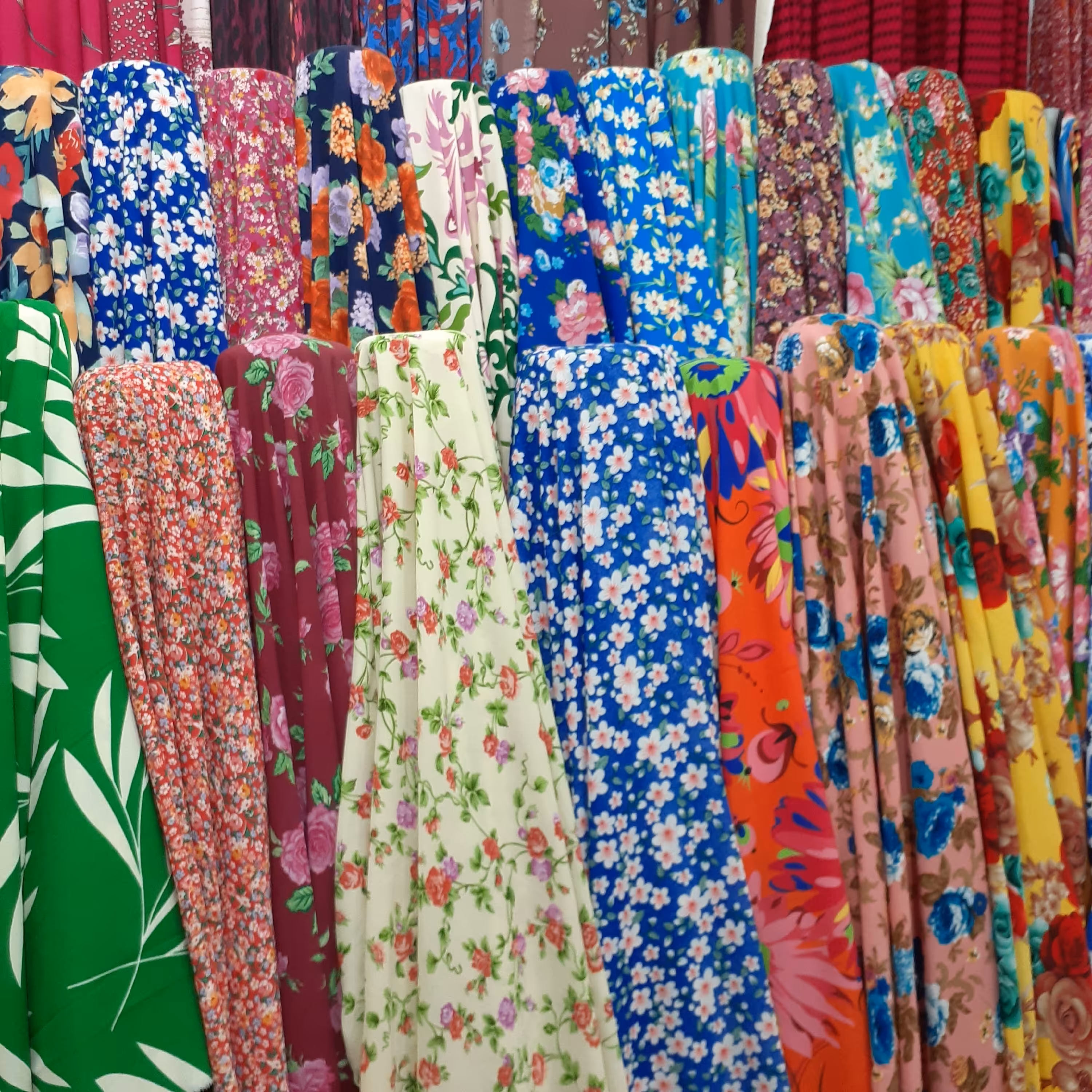 پارچه کرپ حریر طرح دار