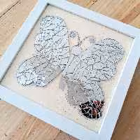 تابلو آینه کاری20 در 20  طرح پروانه با قاب سفید. هنر دست