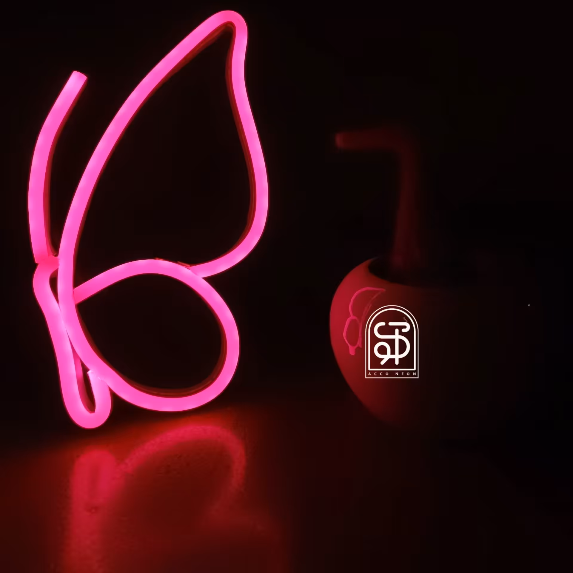 چراغ خواب طرح پروانه صورتی