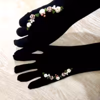 دستکش گلدوزی  با دست مجلسی طرح1442 دست کش