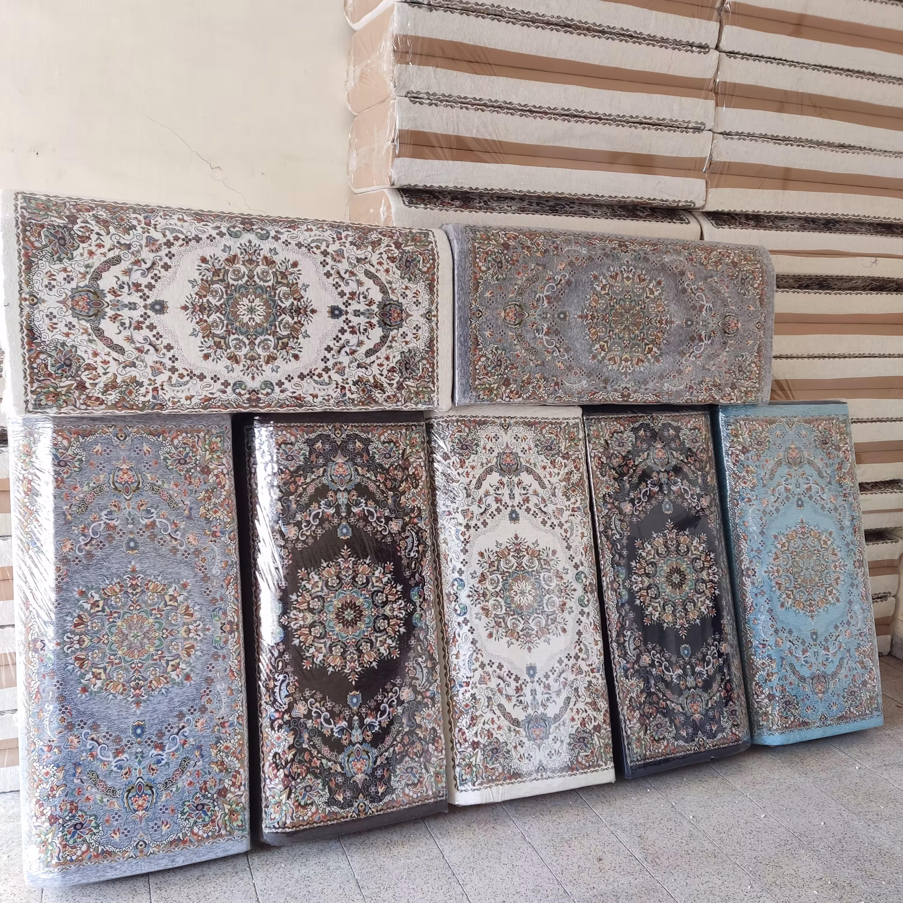 پشتی پشتی مخملی طرح فرش آیدین بلند120سانتی یونالیتی ...زیپدار ...قابل شستشو