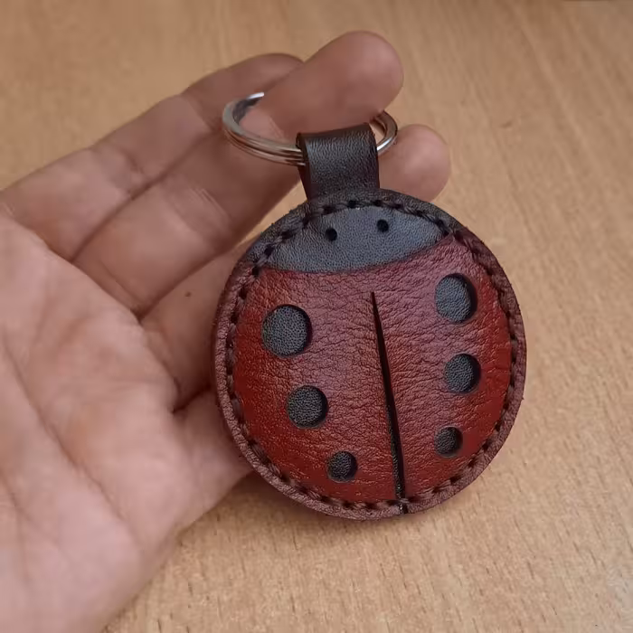 جاکلیدی جرم طبیعی گاو مدل کفش دوزک 