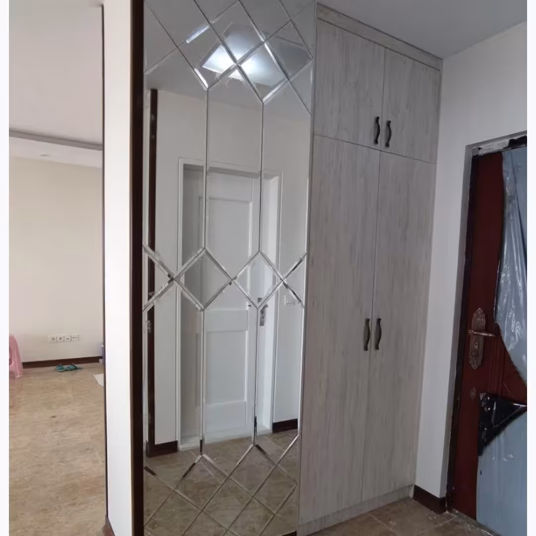 آینه دکوراتیو طرح دو ردیف نیزه در 6رنگ نقره ای شامپاینی مسی طلایی دودی و صورتی(هزینه ارسال به صورت پس کرایه و در مقصد)