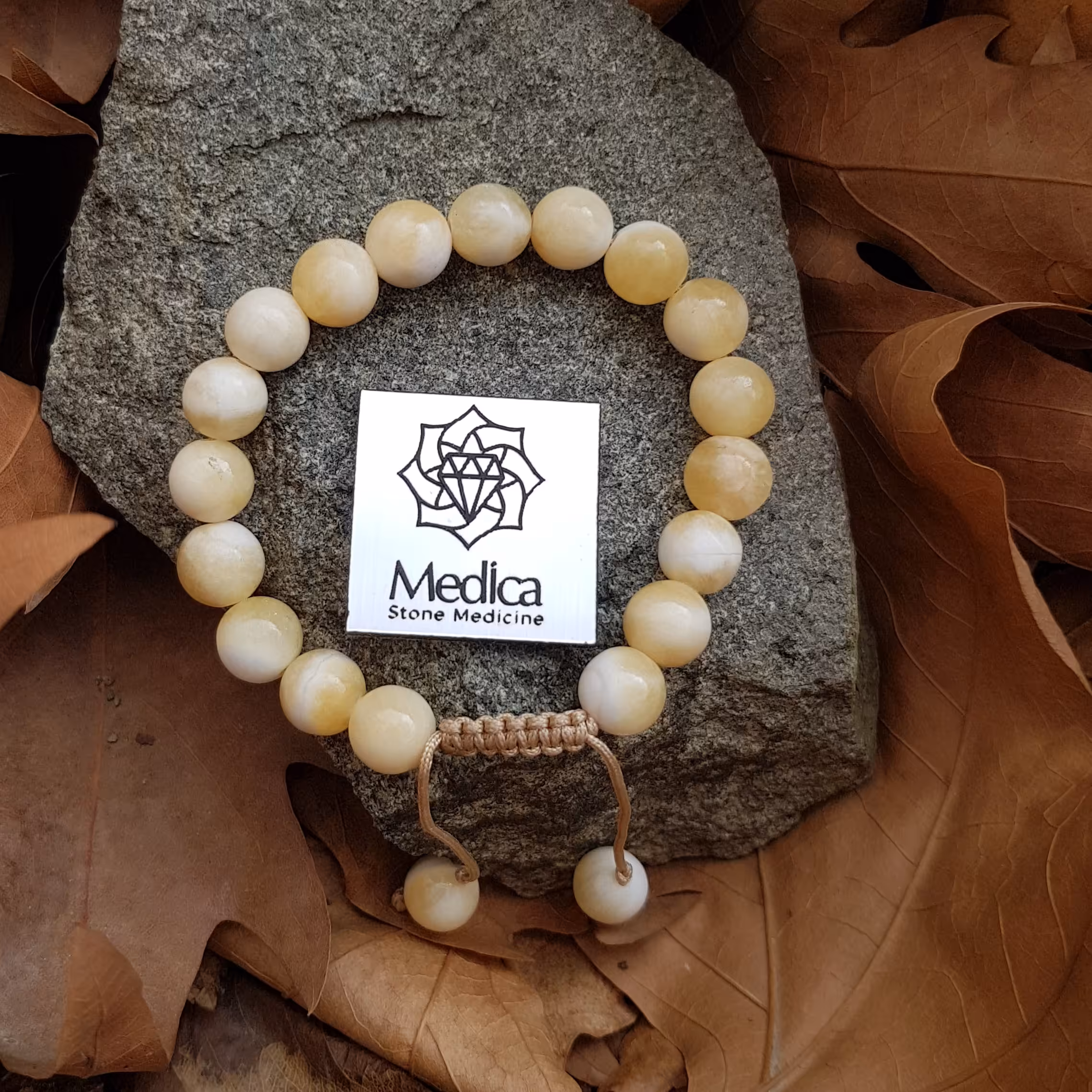 دستبند کلسیت زرد عسلی
سنگ نشاط و سرزندگی
سایز 8
کد 125